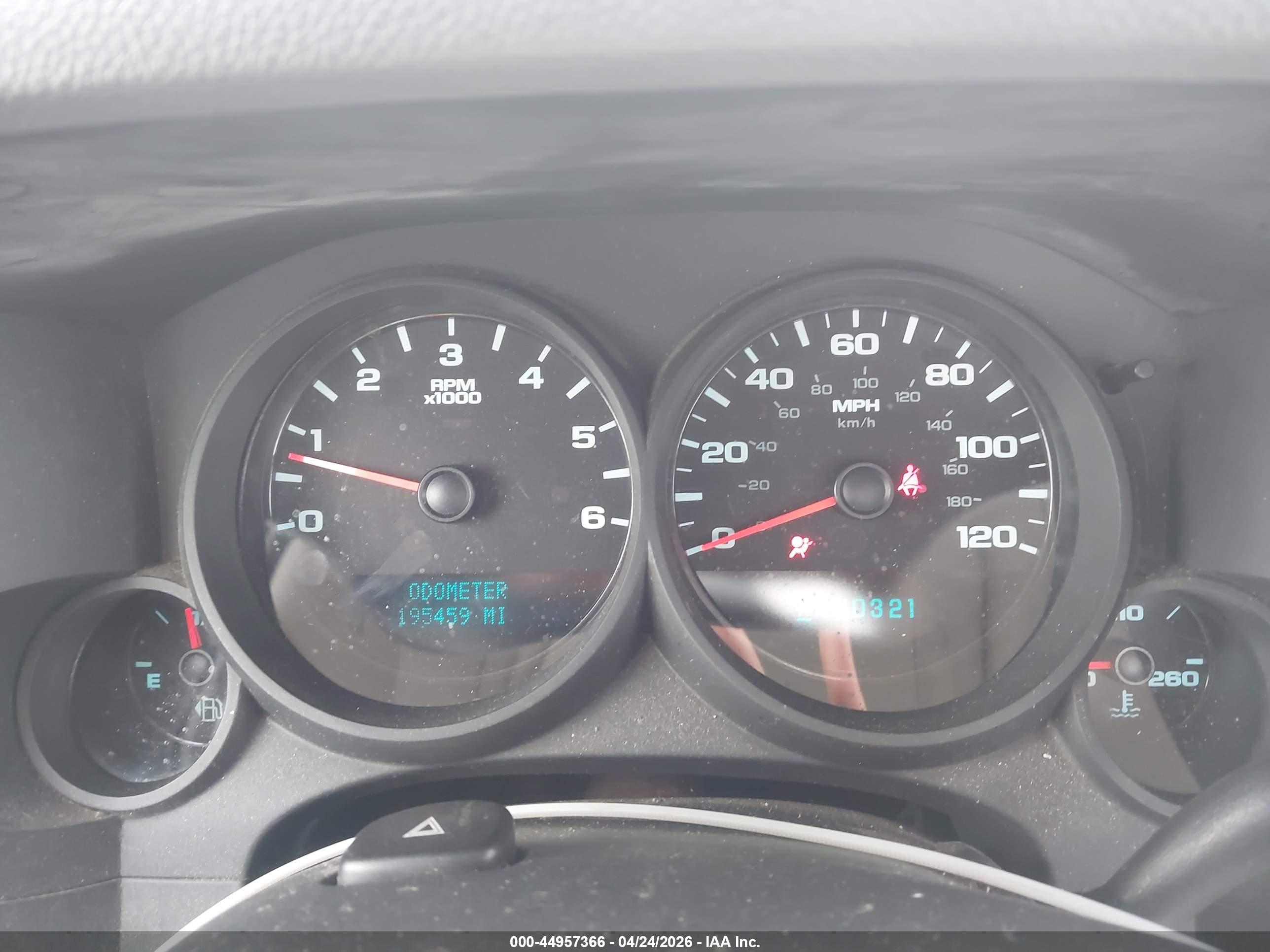 CHEVROLET SILVERADO image 7