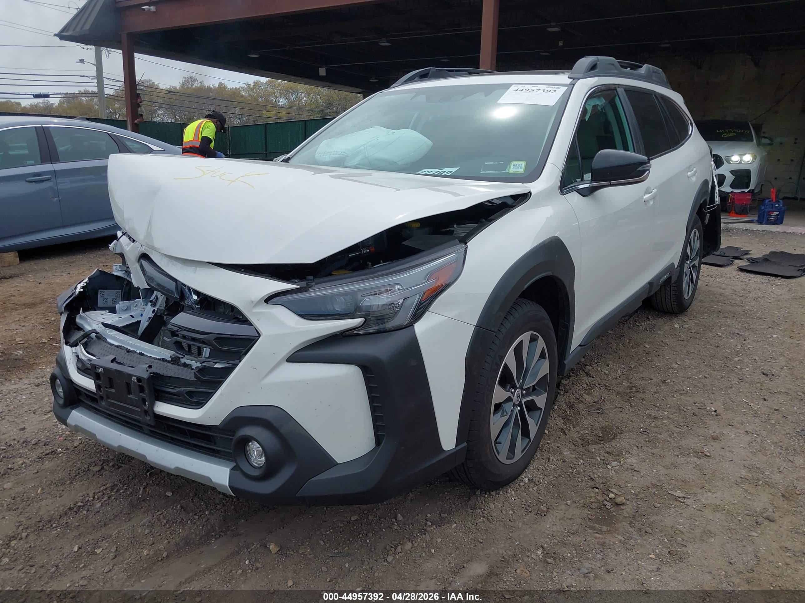 SUBARU OUTBACK image 2