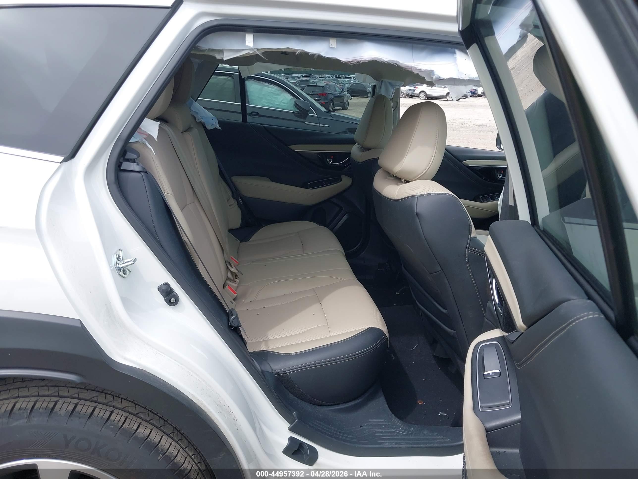 SUBARU OUTBACK image 8