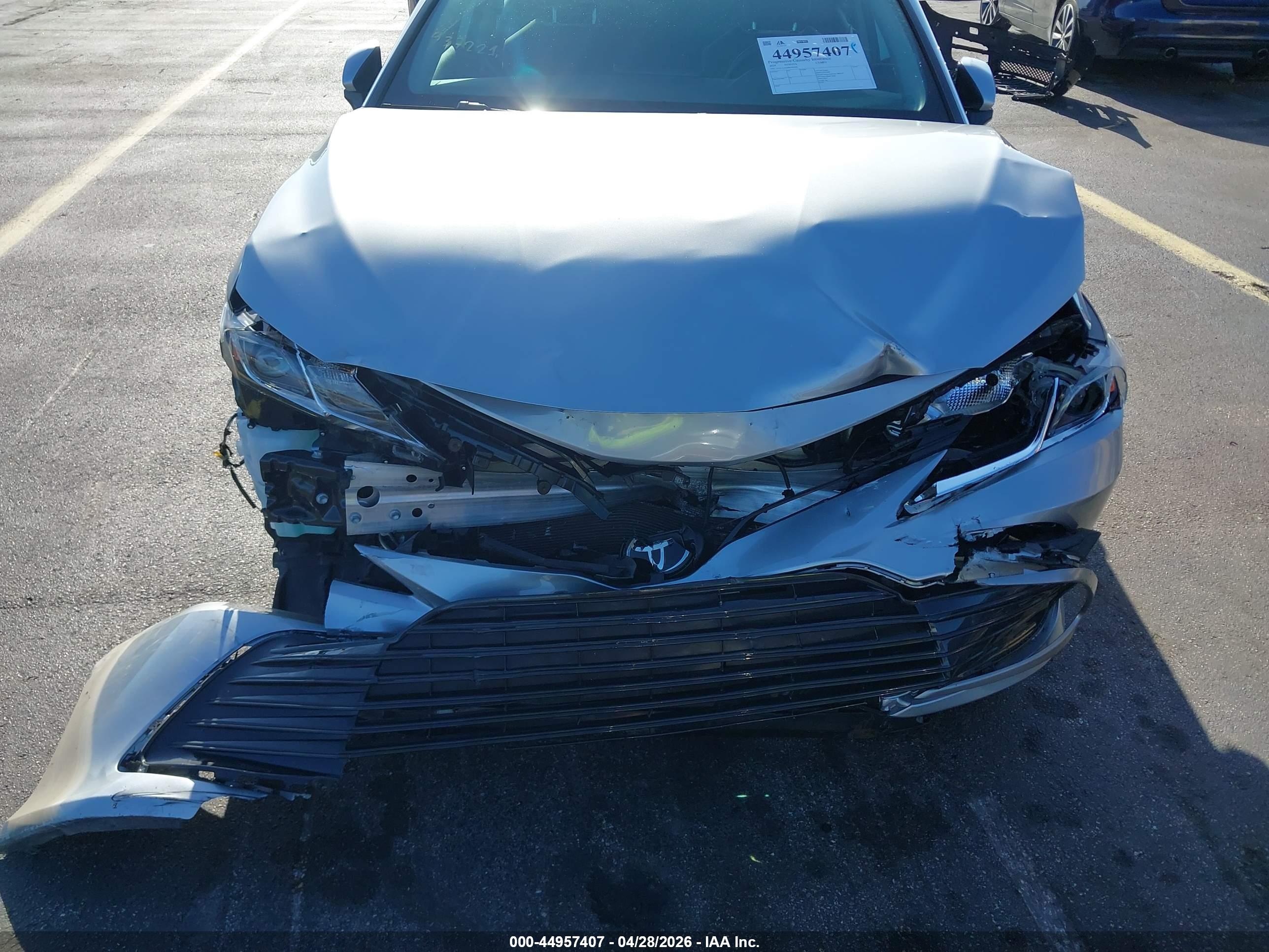 TOYOTA CAMRY image 6