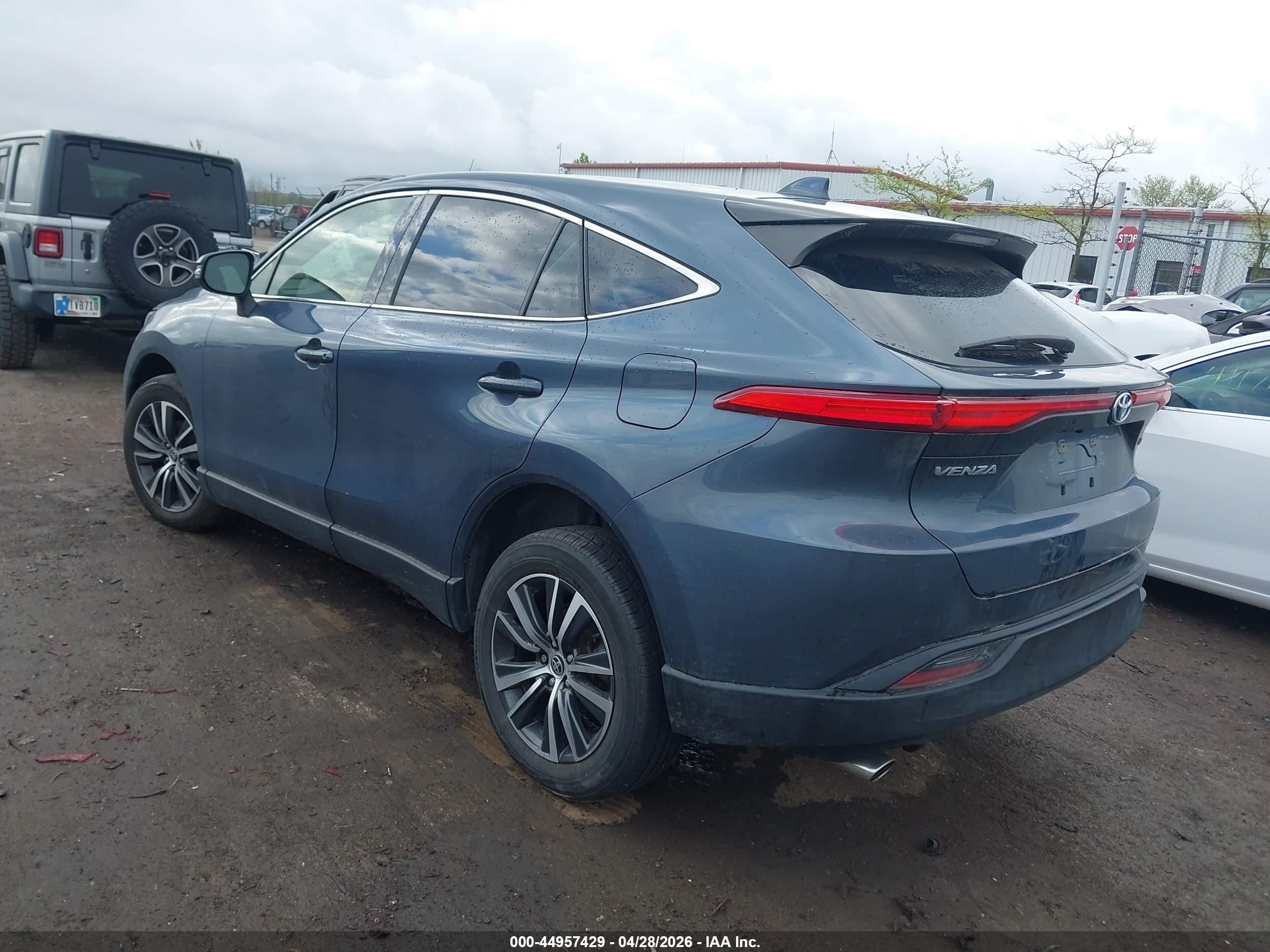 TOYOTA VENZA image 3
