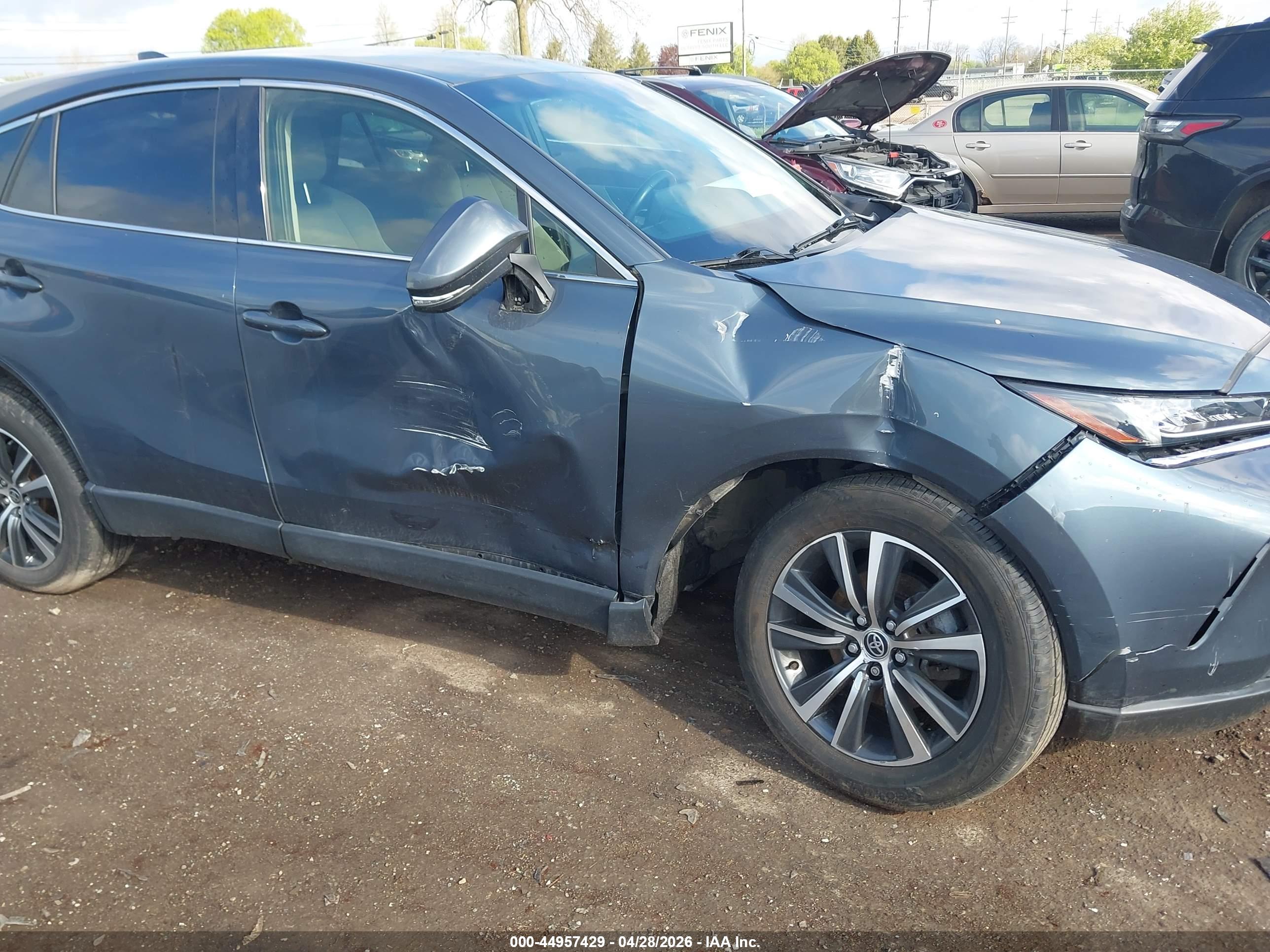 TOYOTA VENZA image 6