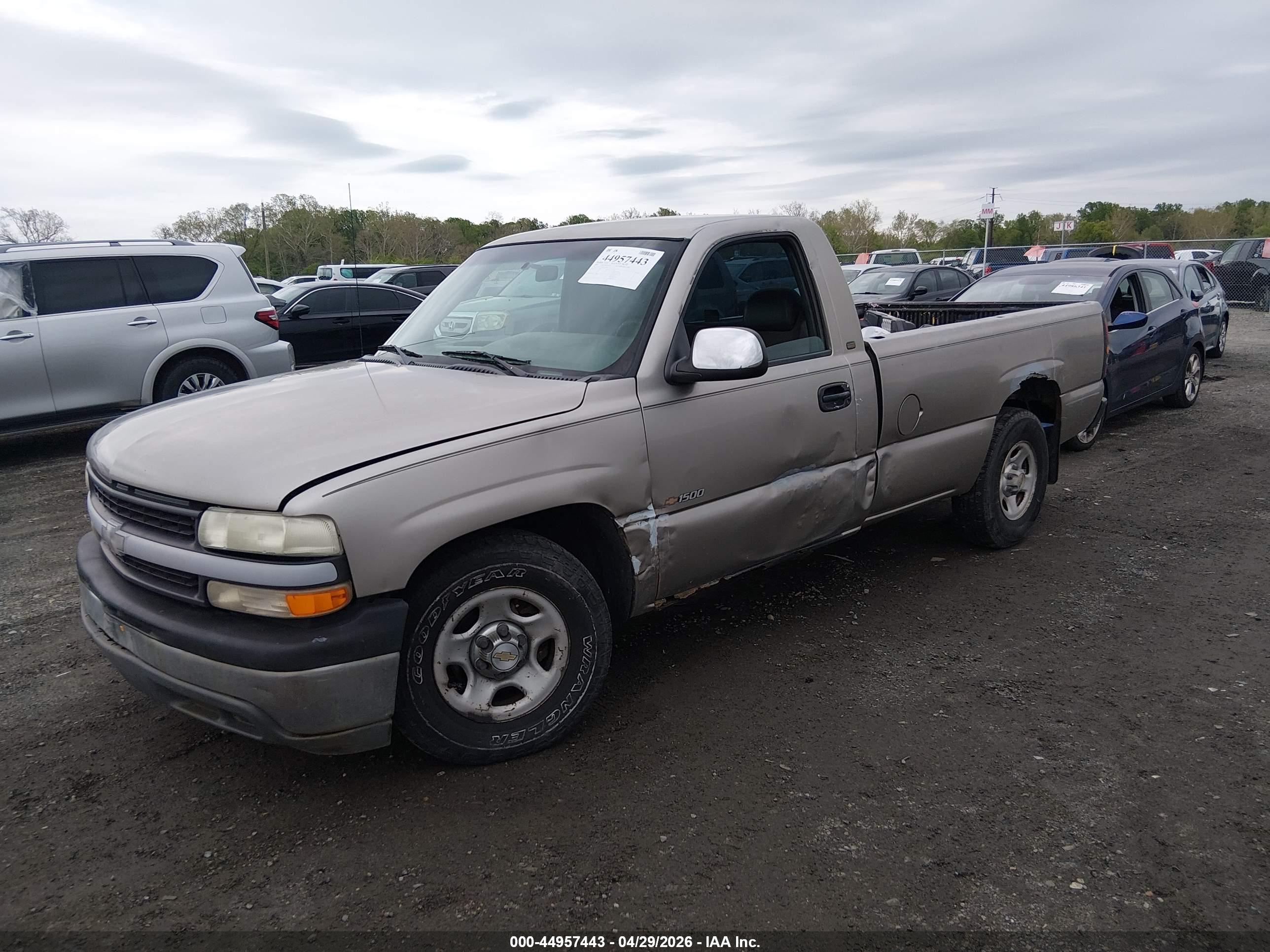 CHEVROLET SILVERADO image 2
