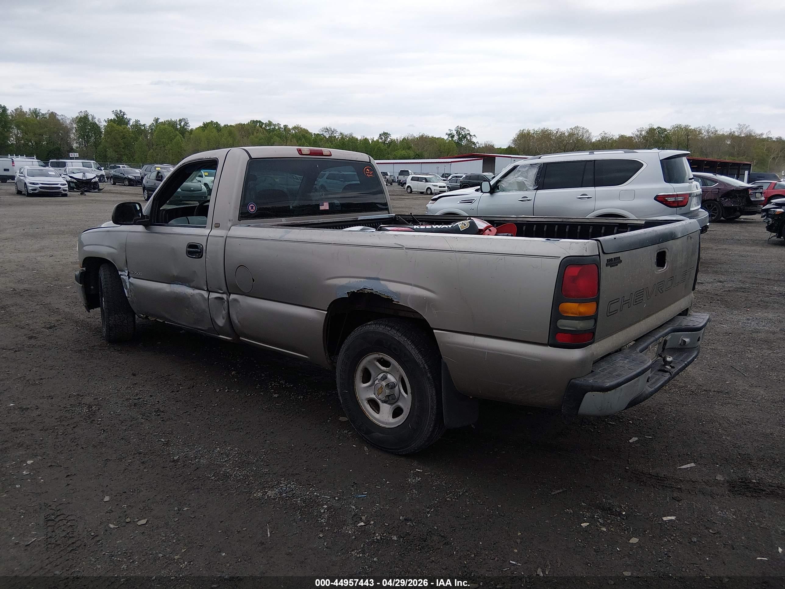 CHEVROLET SILVERADO image 3