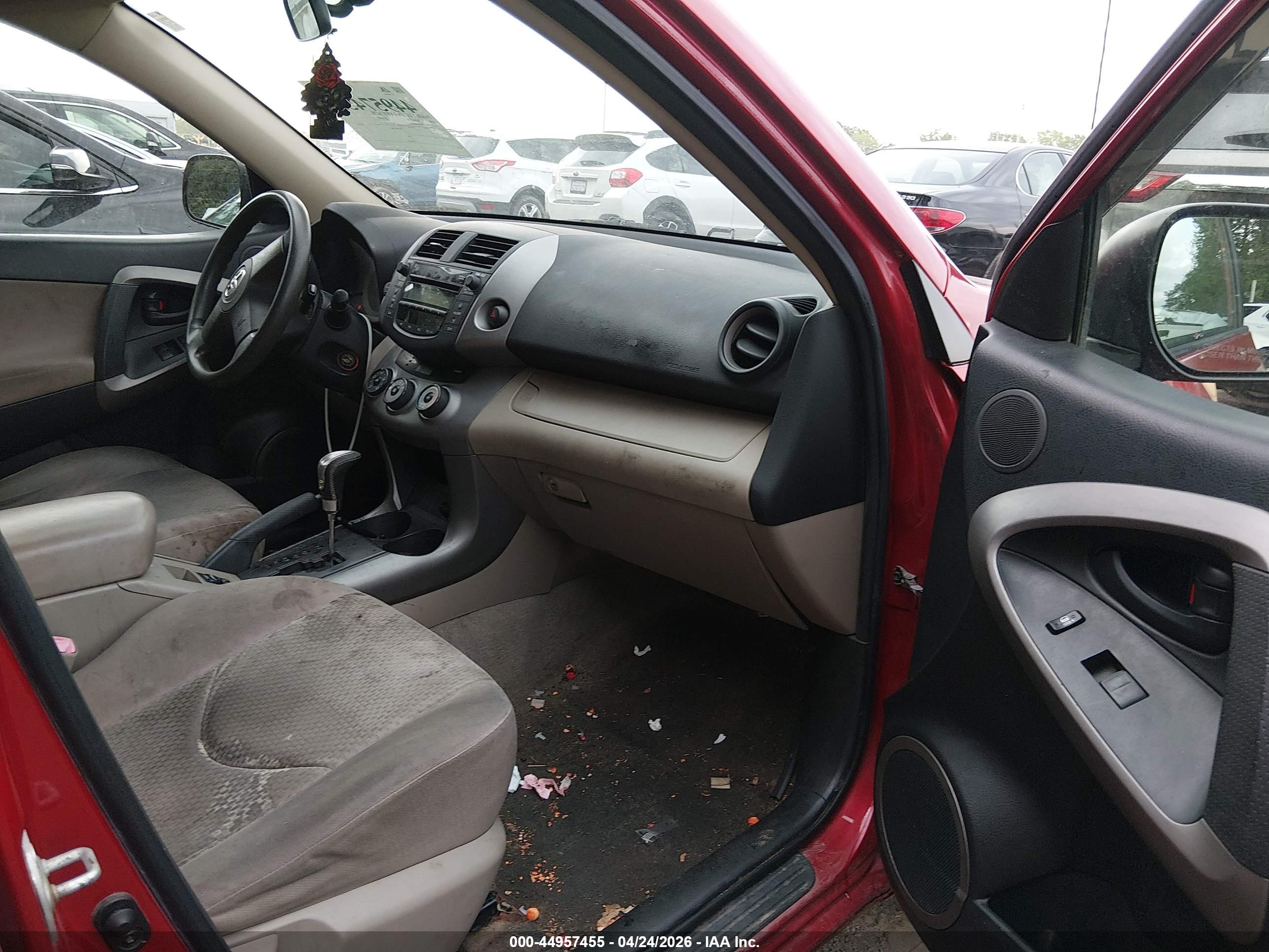 TOYOTA RAV4 image 5