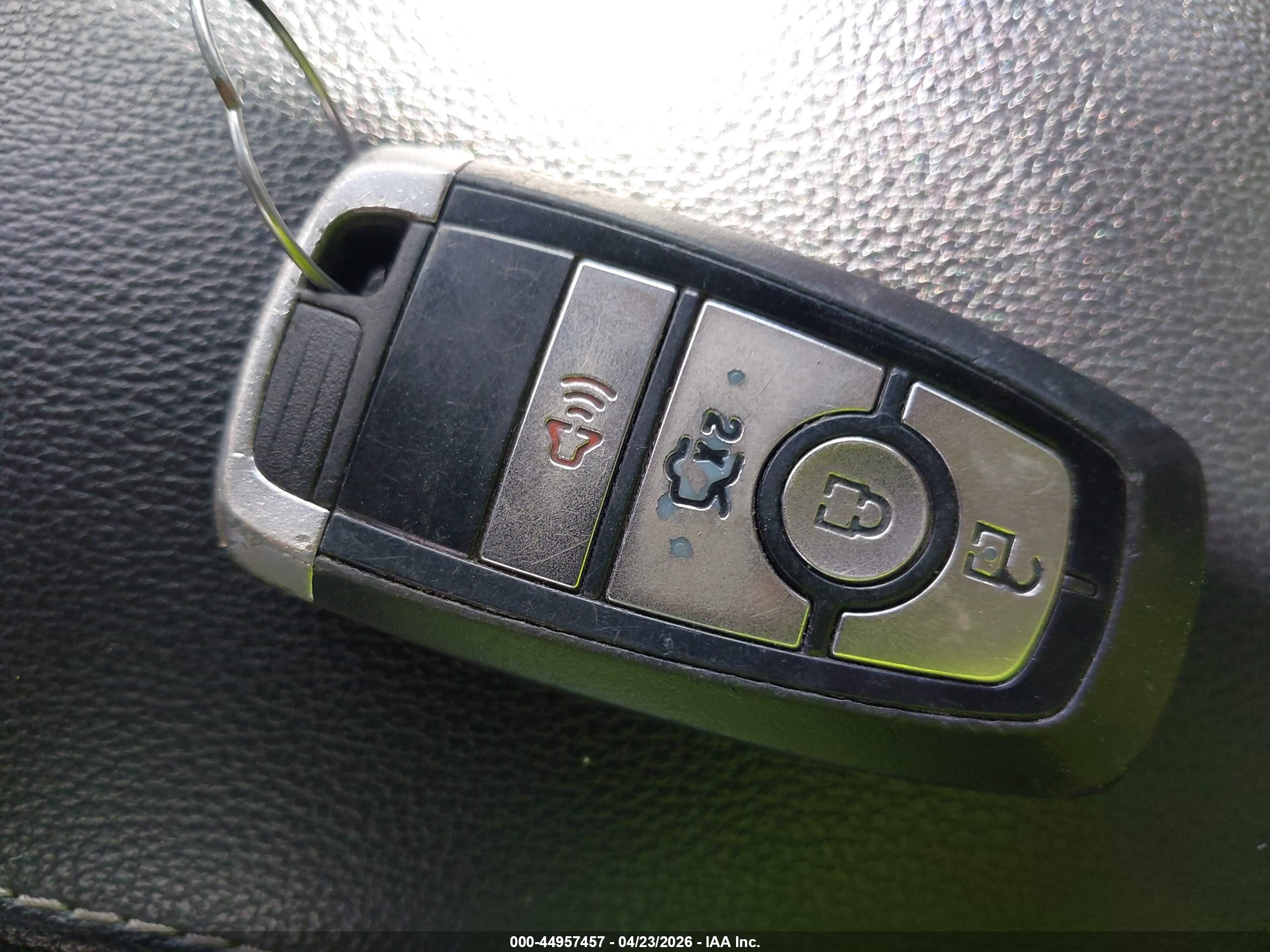 FORD FUSION image 11