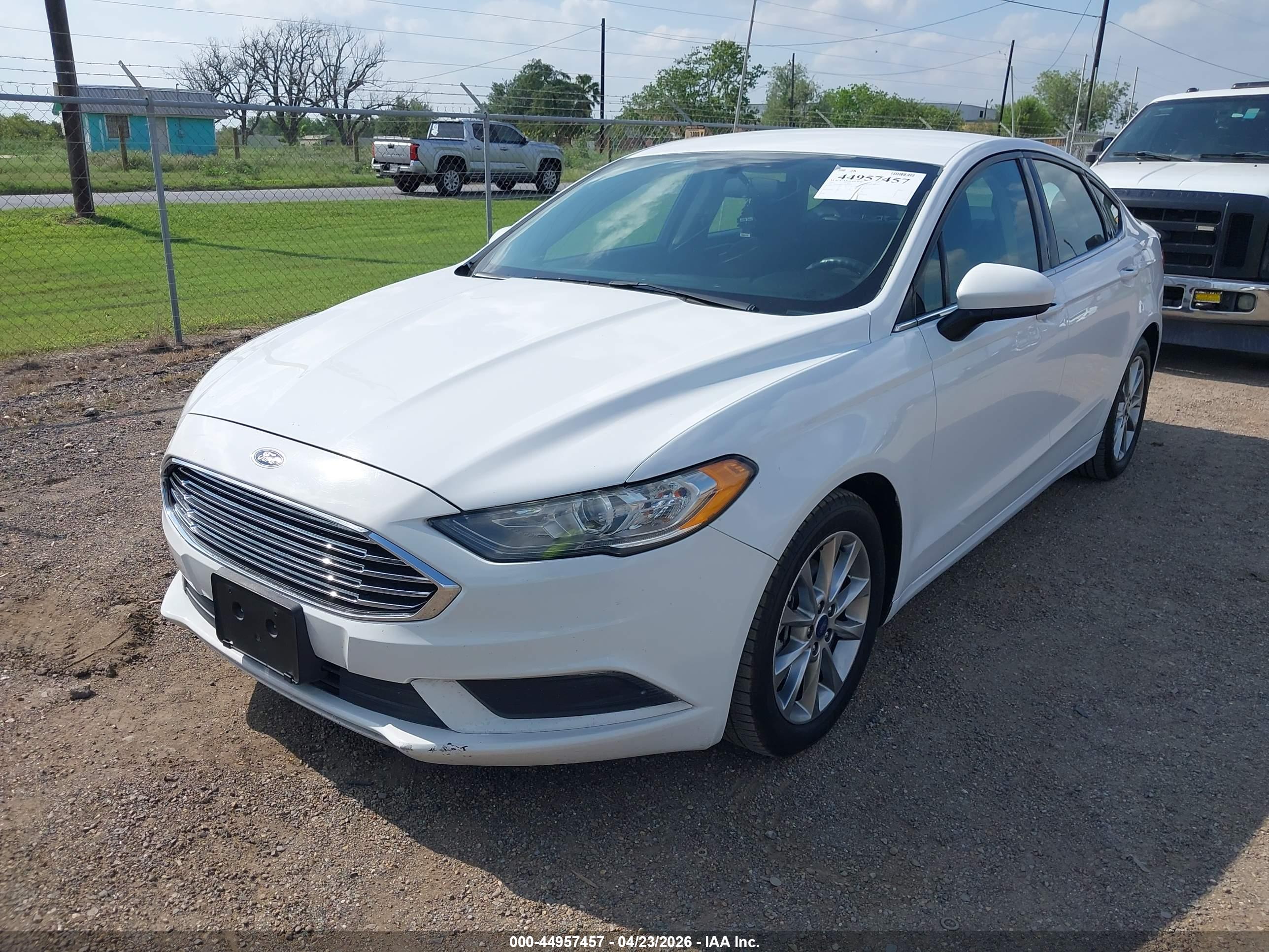 FORD FUSION image 6