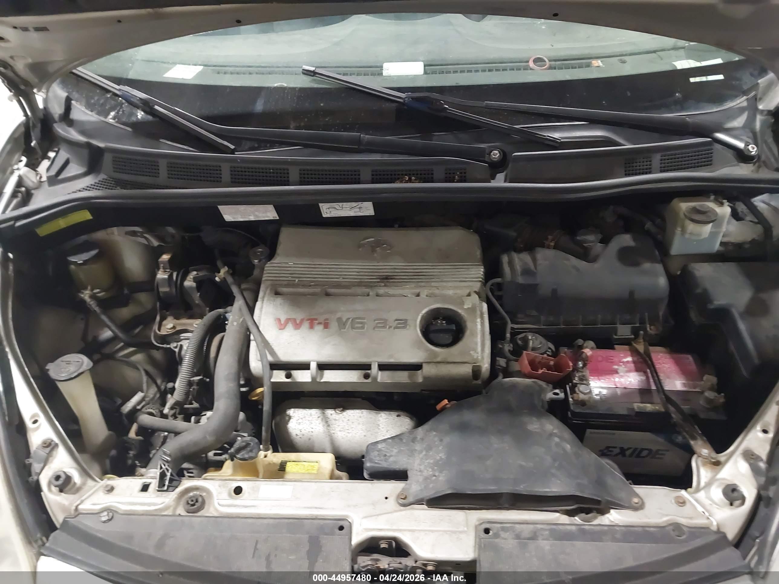 TOYOTA SIENNA image 10