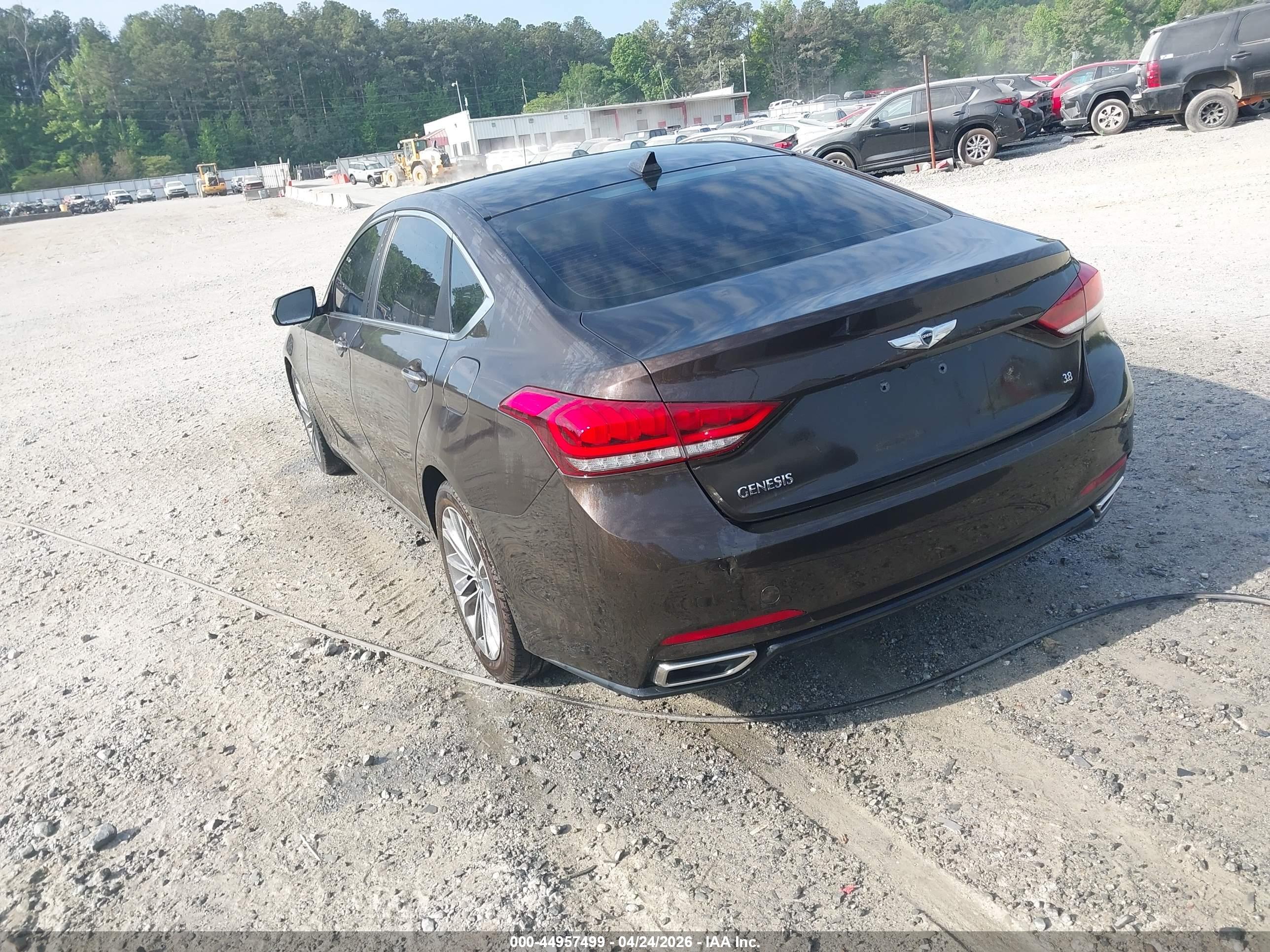 HYUNDAI GENESIS image 3