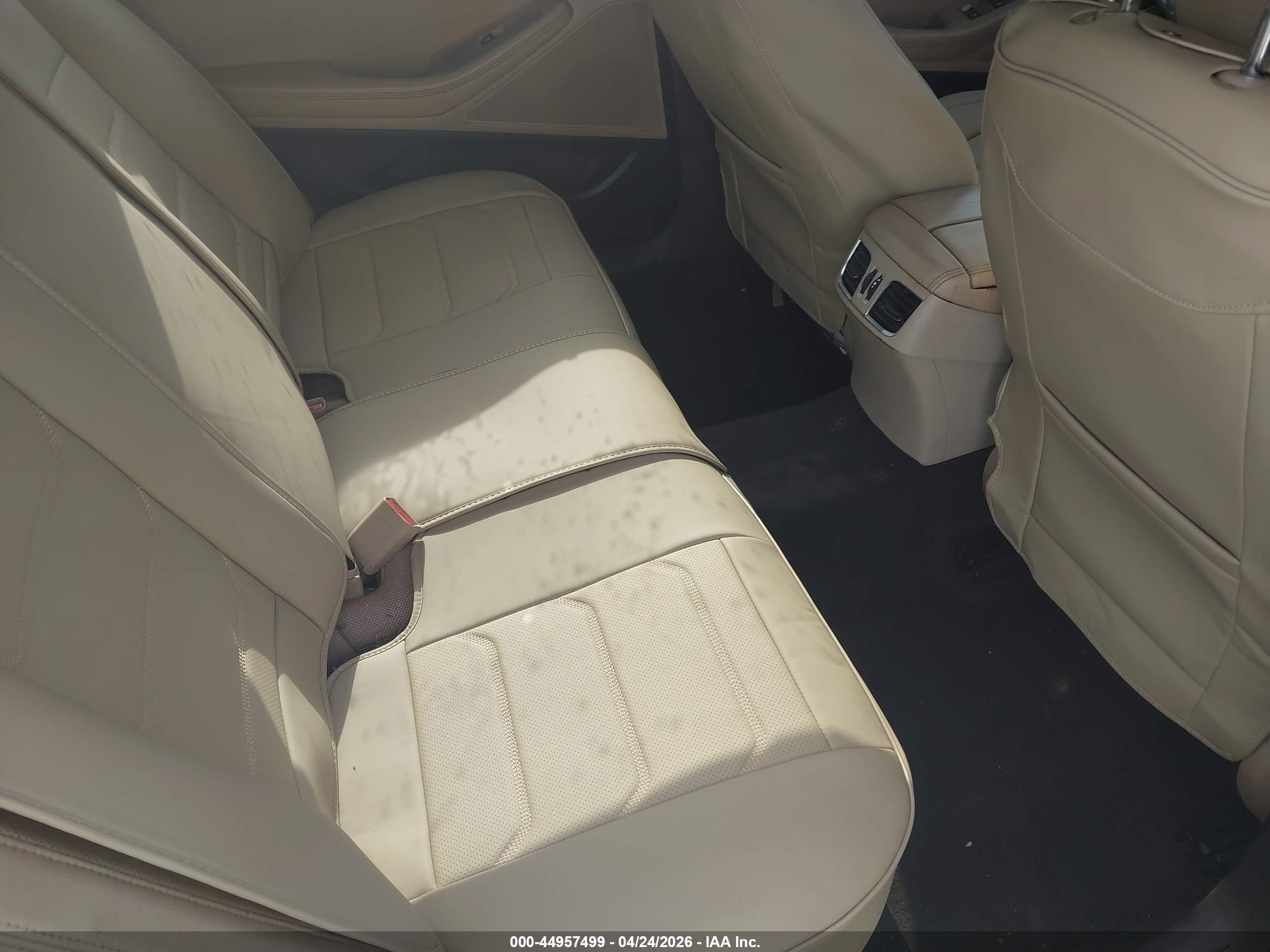 HYUNDAI GENESIS image 8