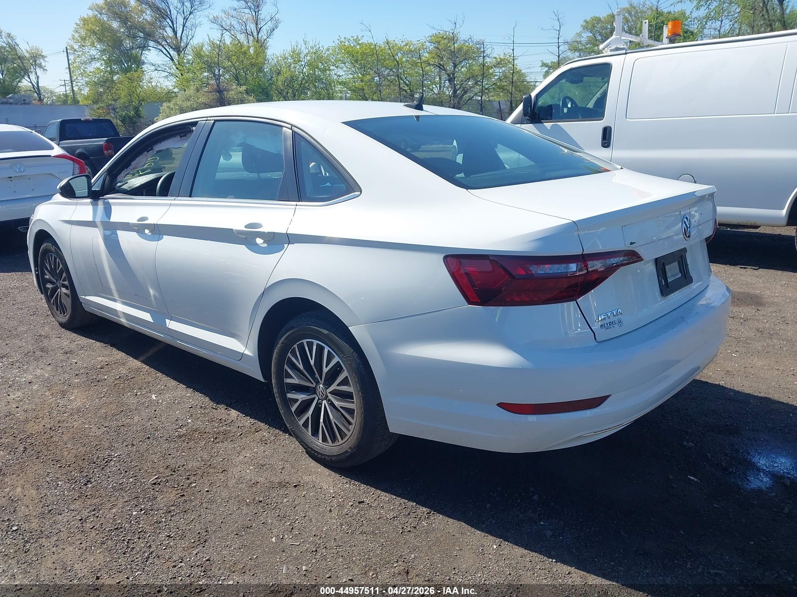 VOLKSWAGEN JETTA image 3