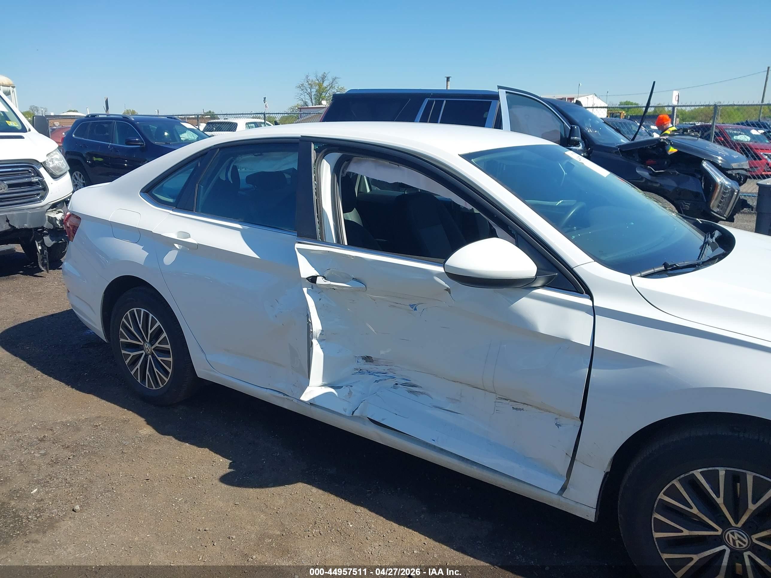 VOLKSWAGEN JETTA image 6