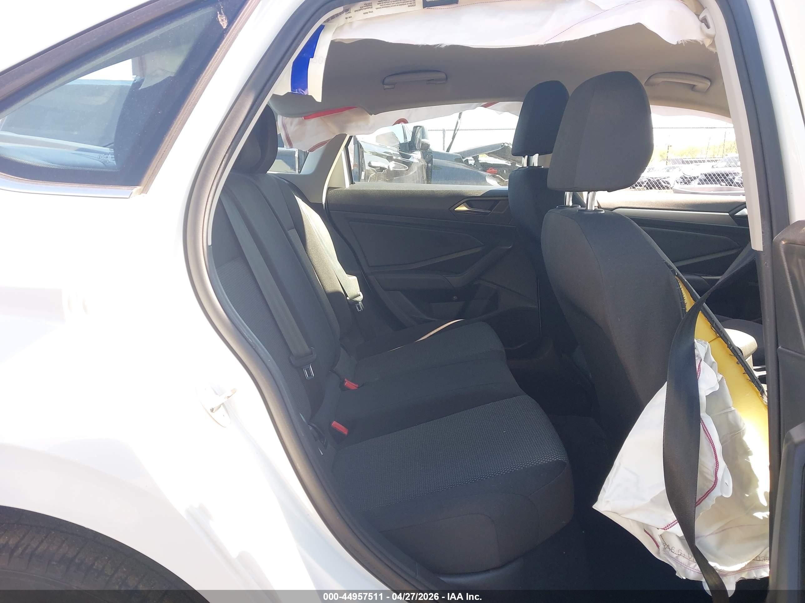 VOLKSWAGEN JETTA image 8