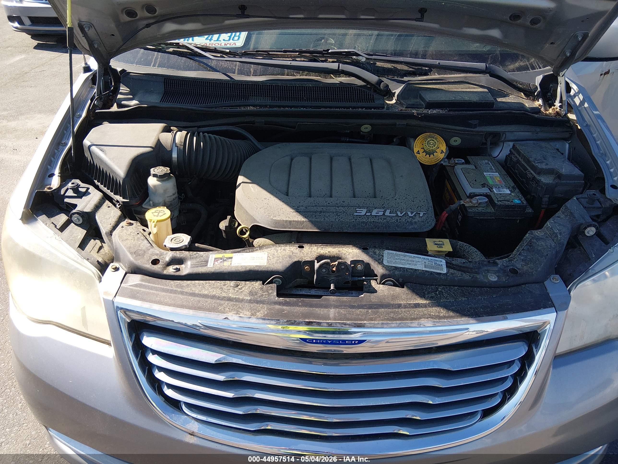 CHRYSLER TOWN image 10