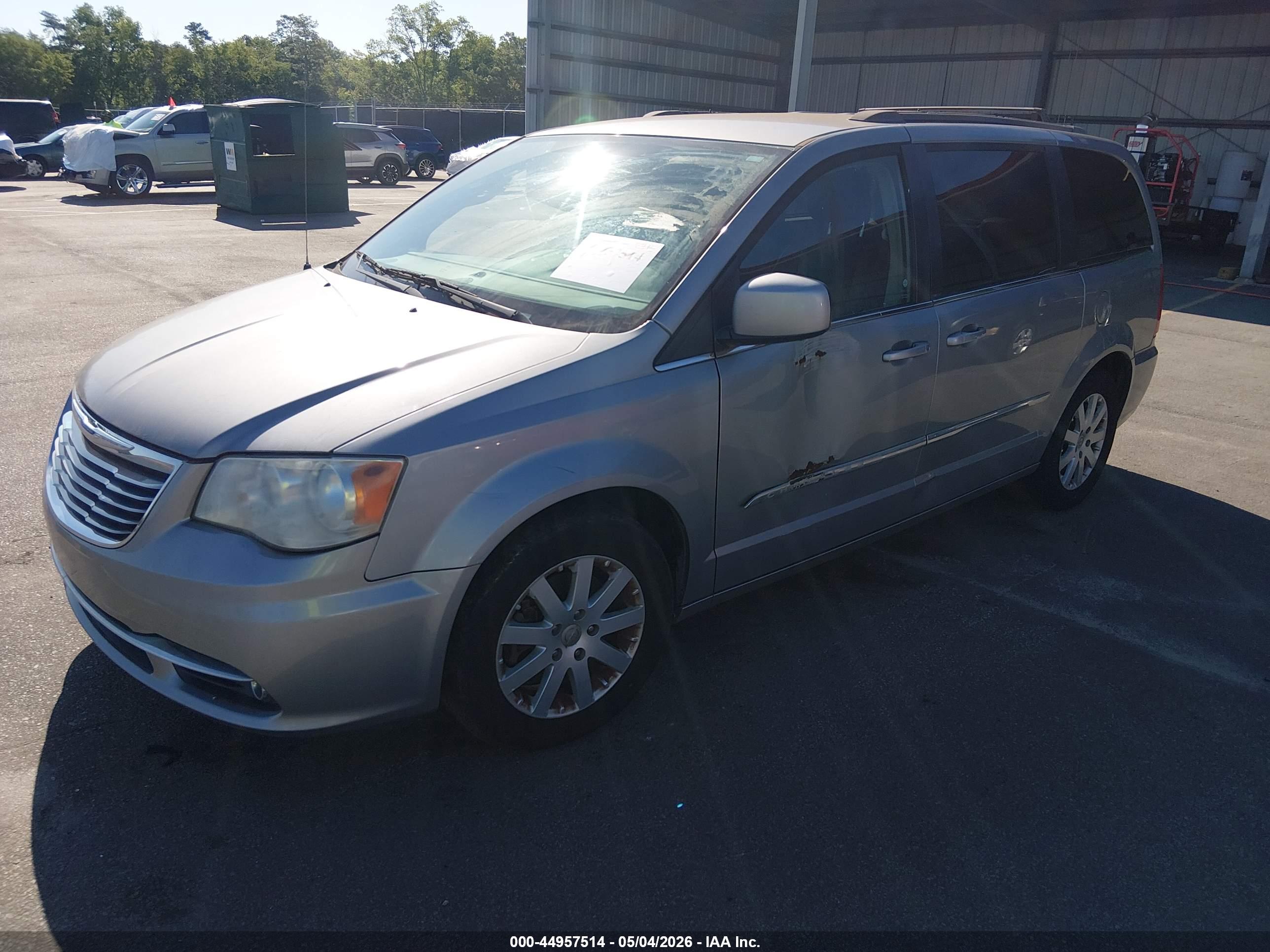 CHRYSLER TOWN image 2