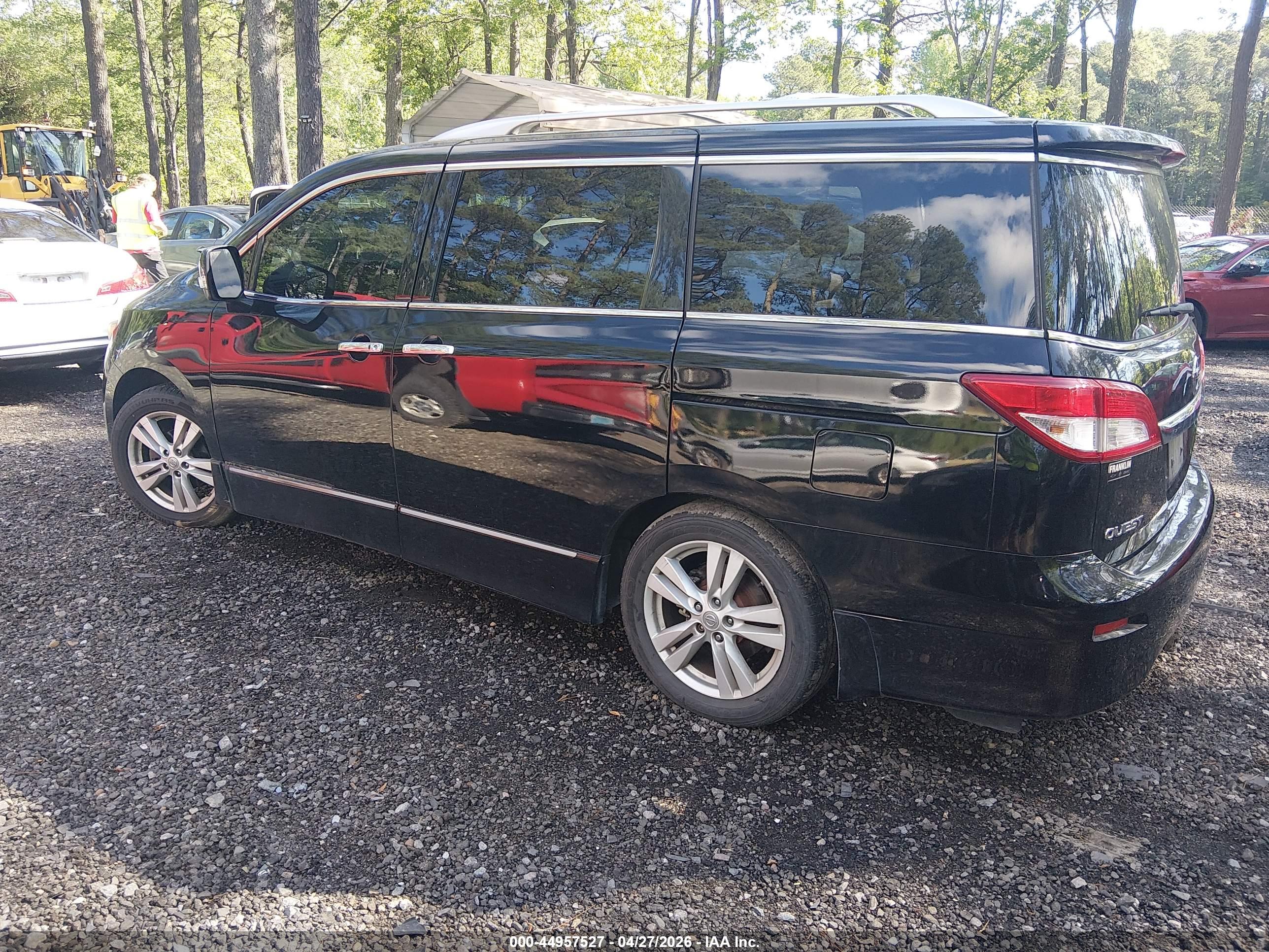 NISSAN QUEST image 3