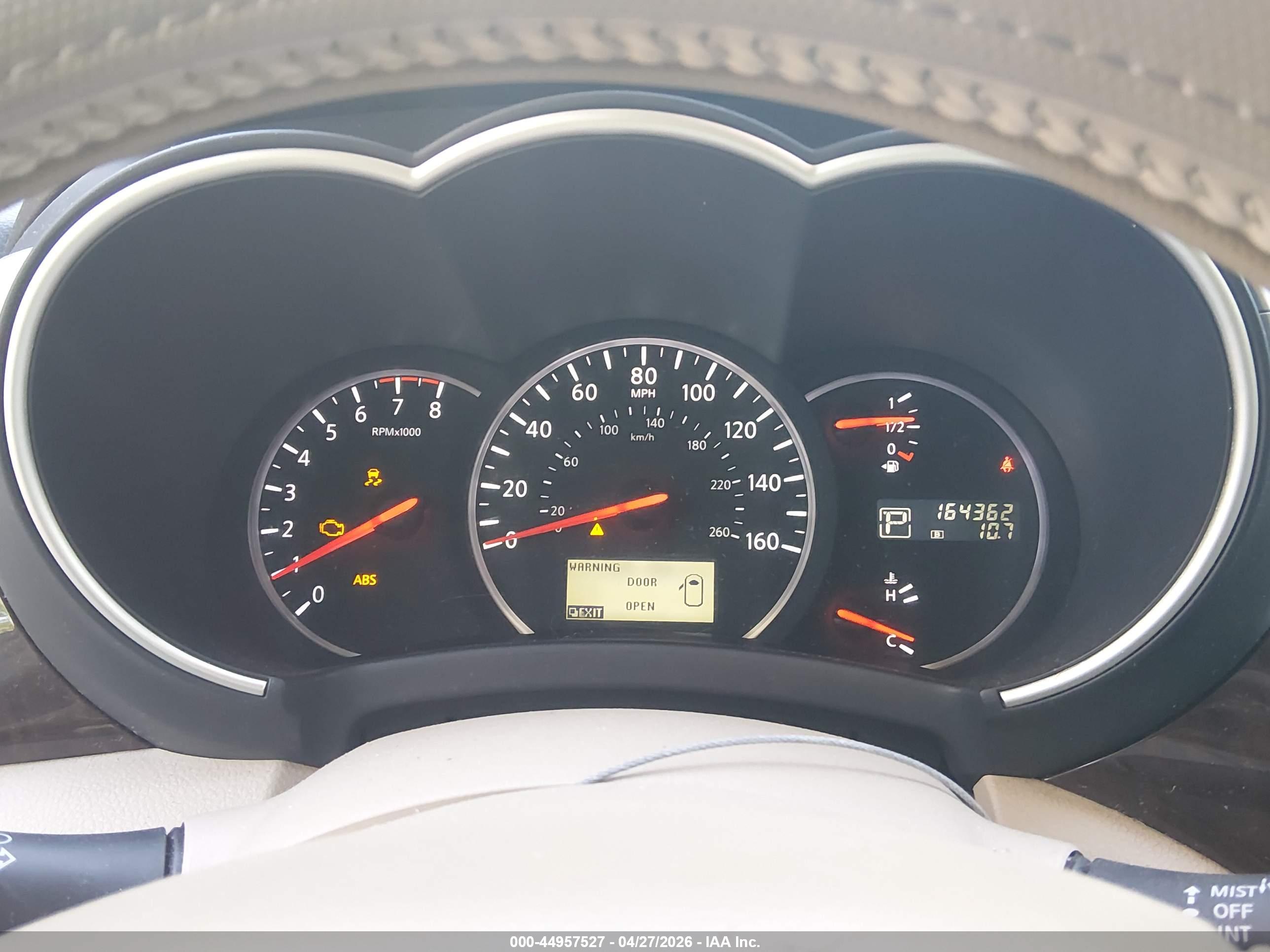 NISSAN QUEST image 7