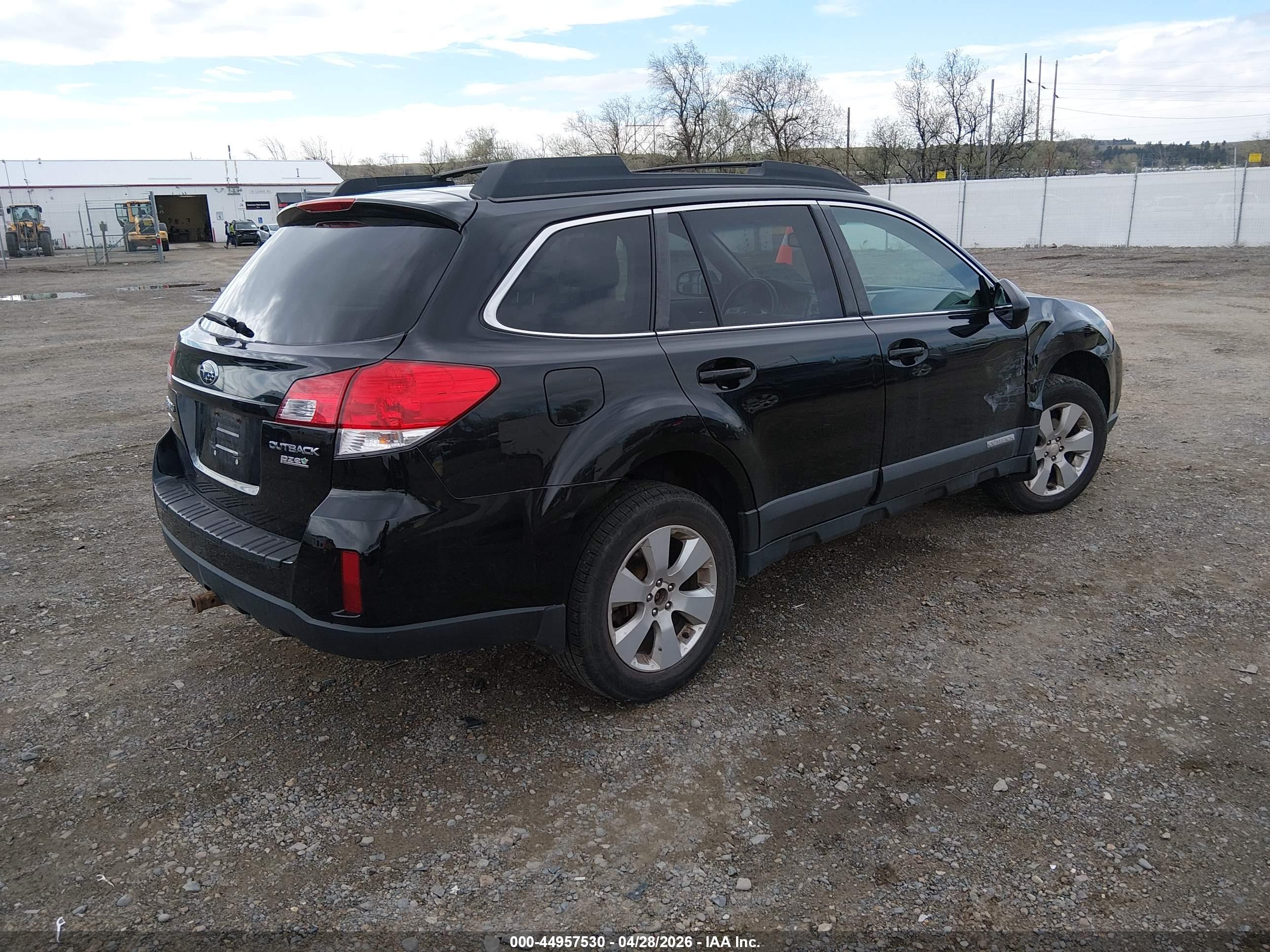 SUBARU OUTBACK image 4