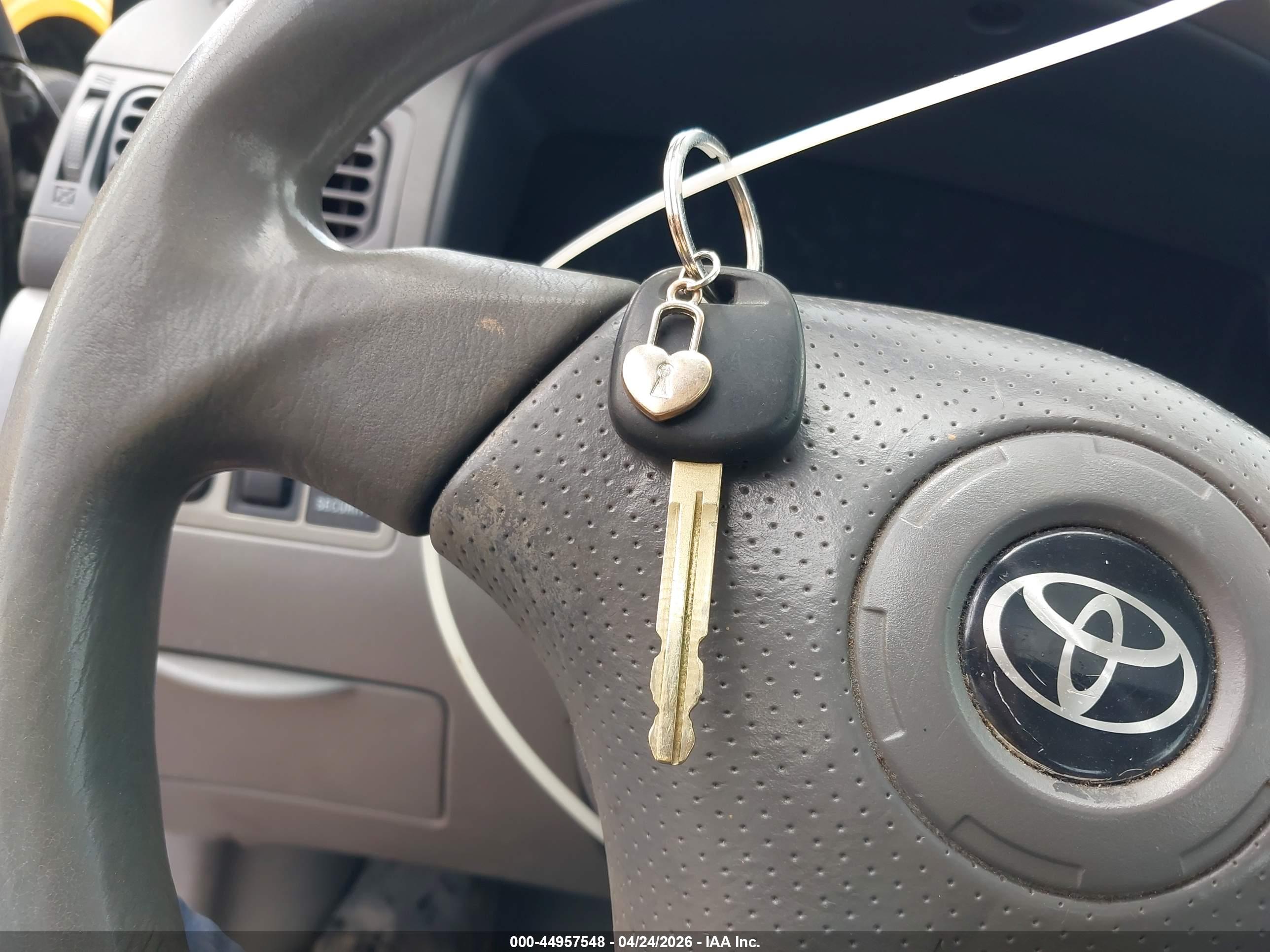 TOYOTA COROLLA image 11
