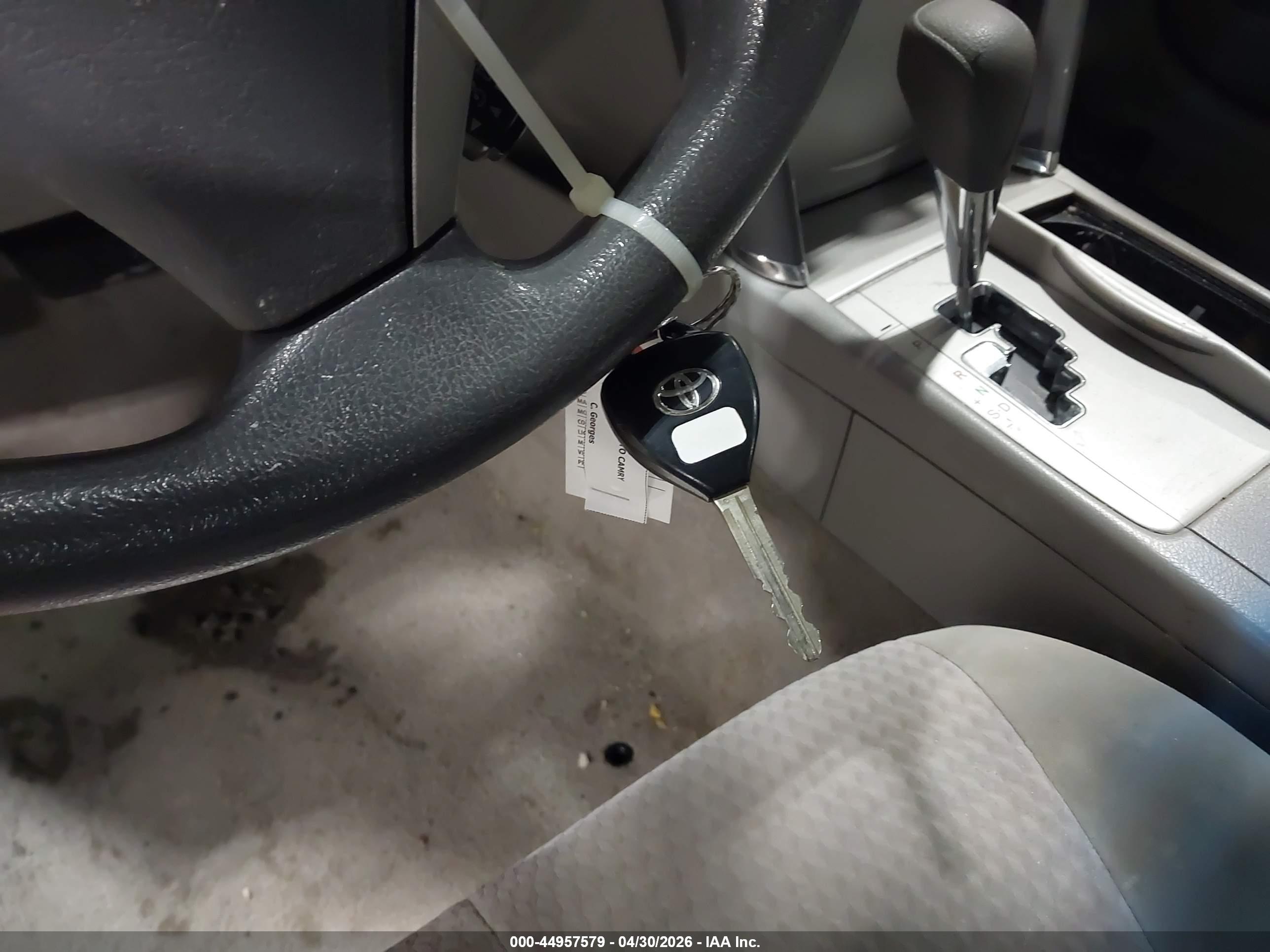 TOYOTA CAMRY image 11
