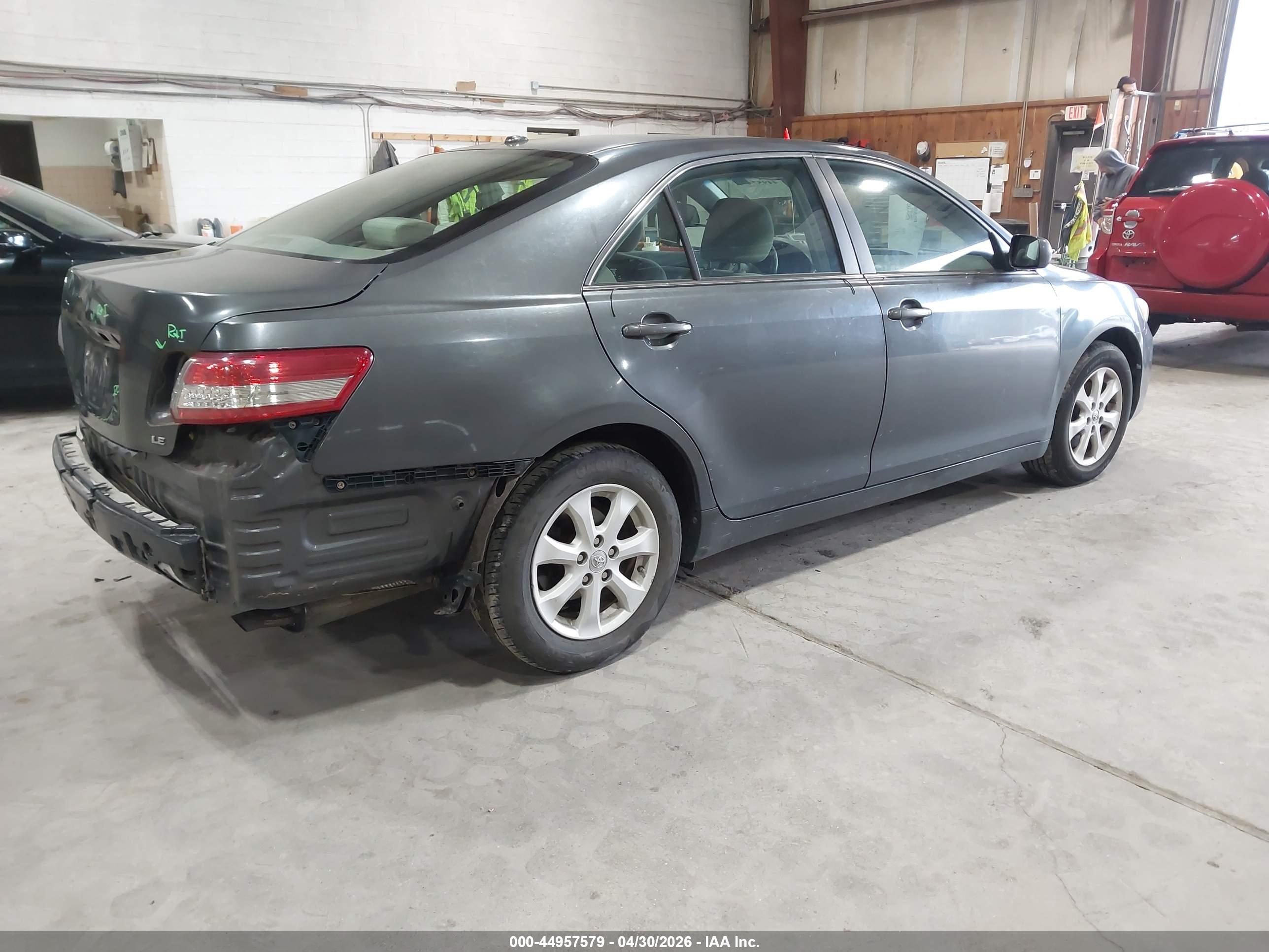 TOYOTA CAMRY image 4
