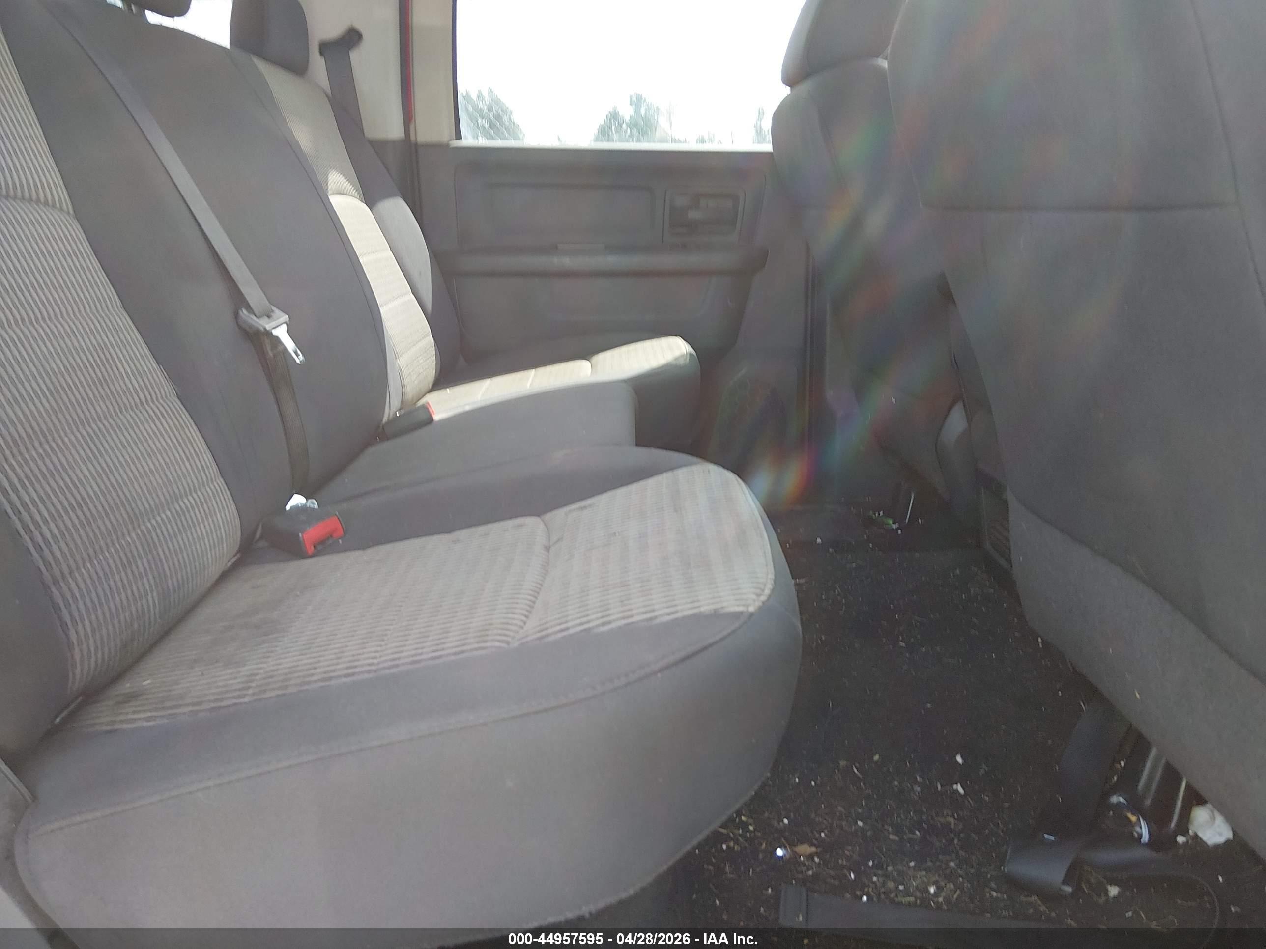 DODGE RAM image 8