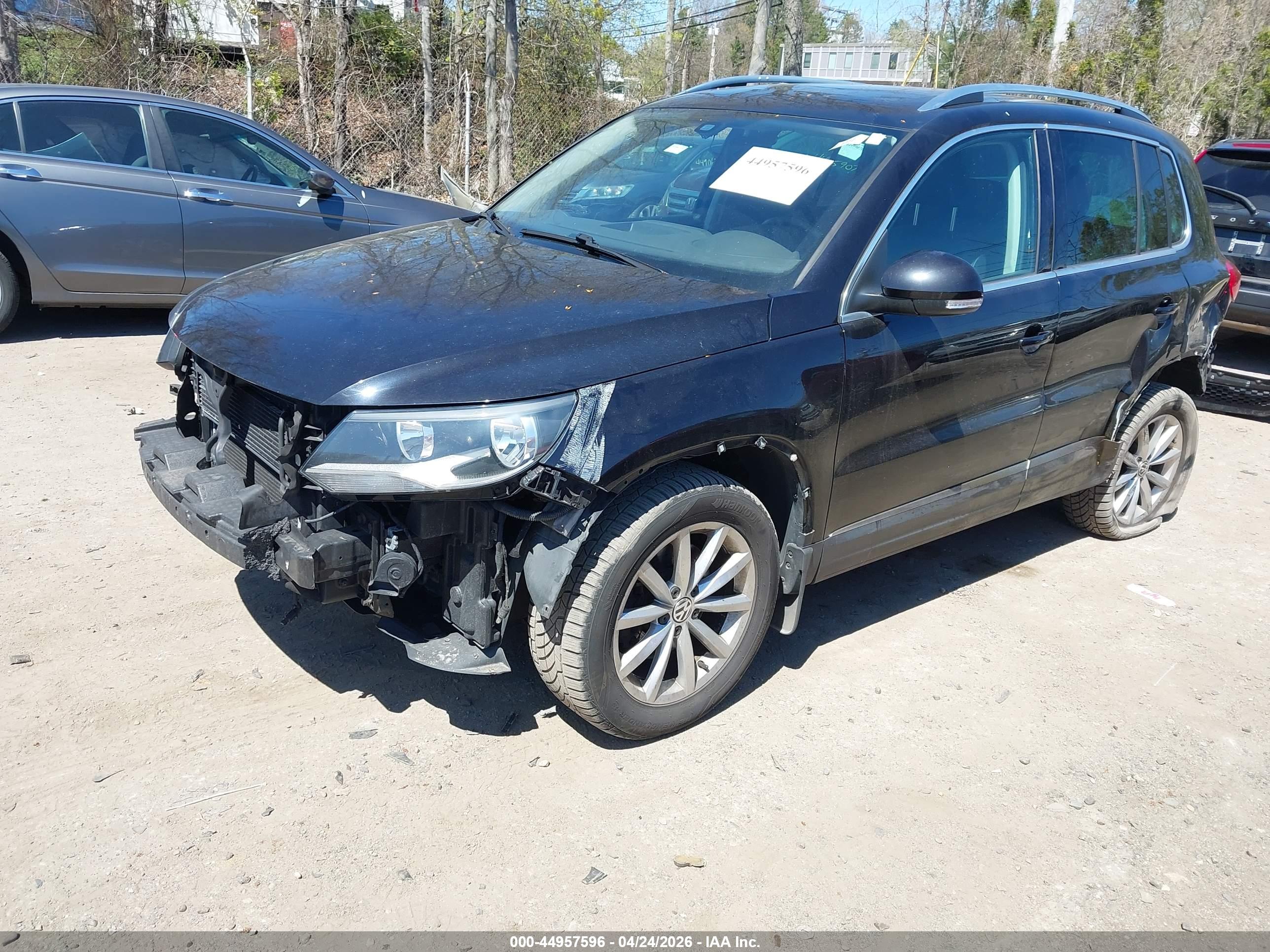 VOLKSWAGEN TIGUAN image 2