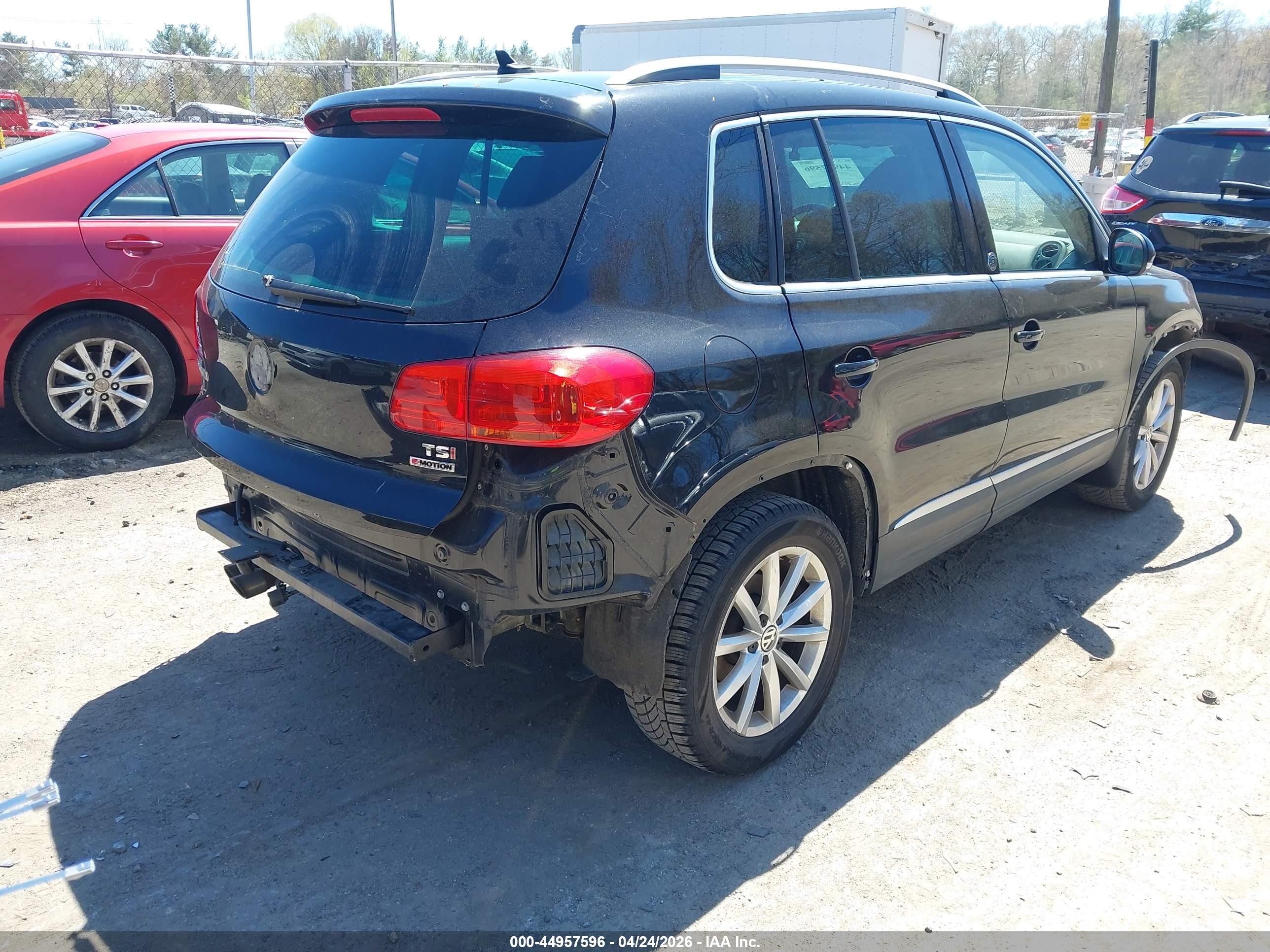 VOLKSWAGEN TIGUAN image 4