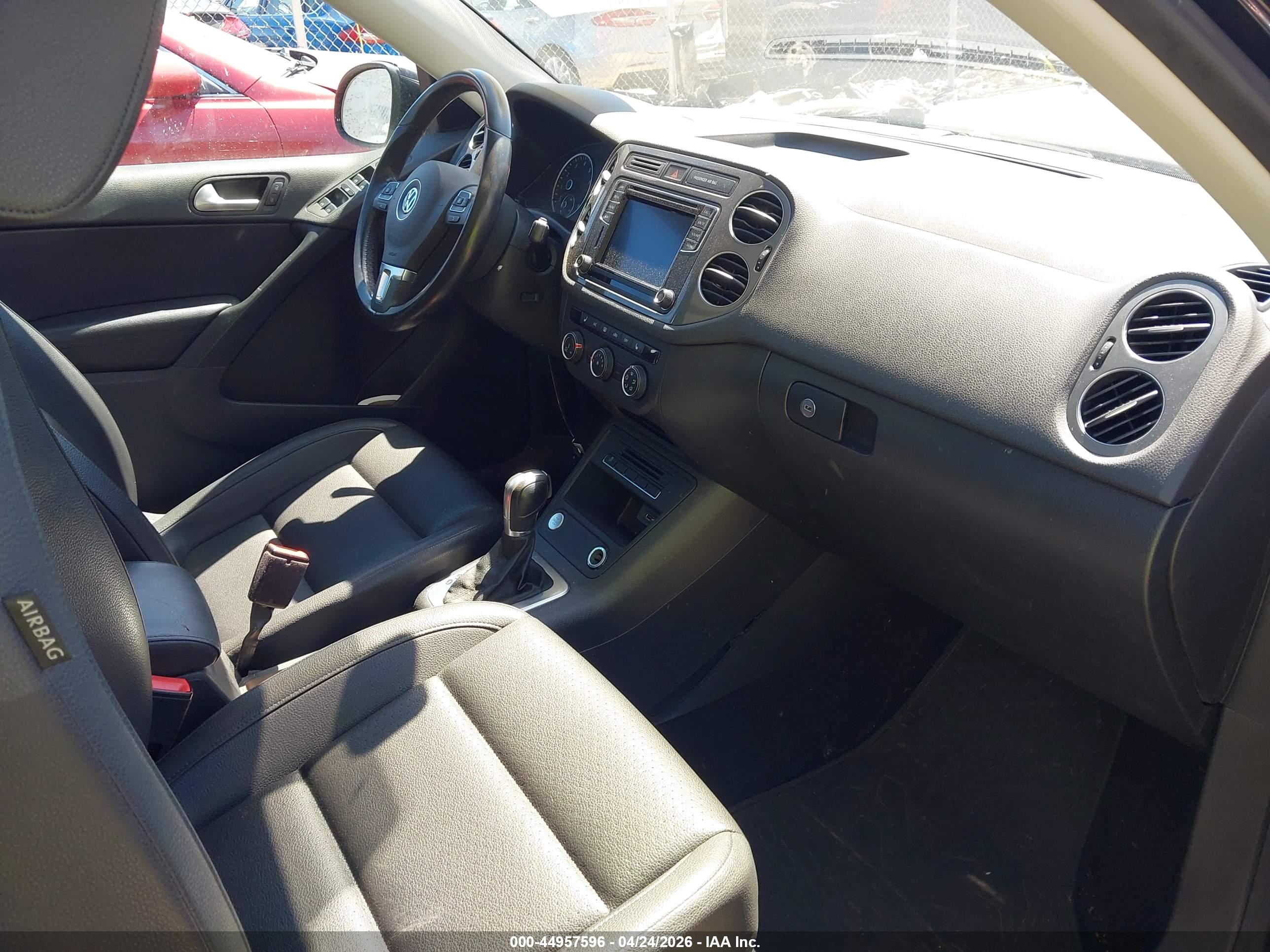 VOLKSWAGEN TIGUAN image 5