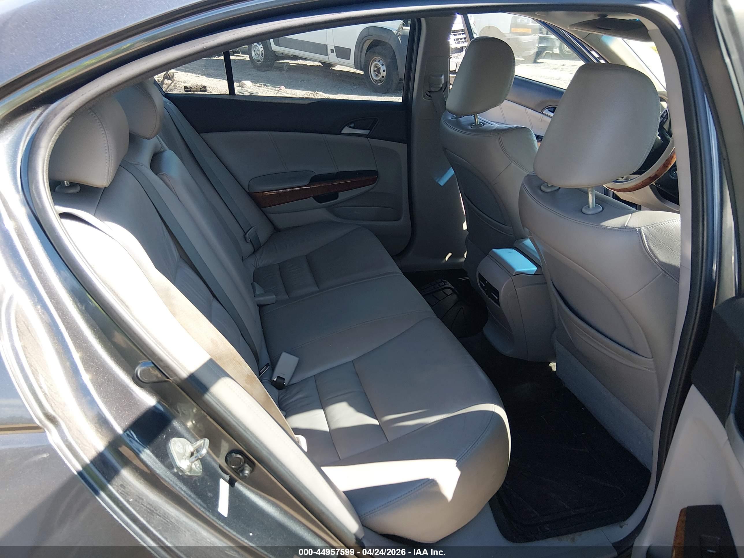 HONDA ACCORD image 8