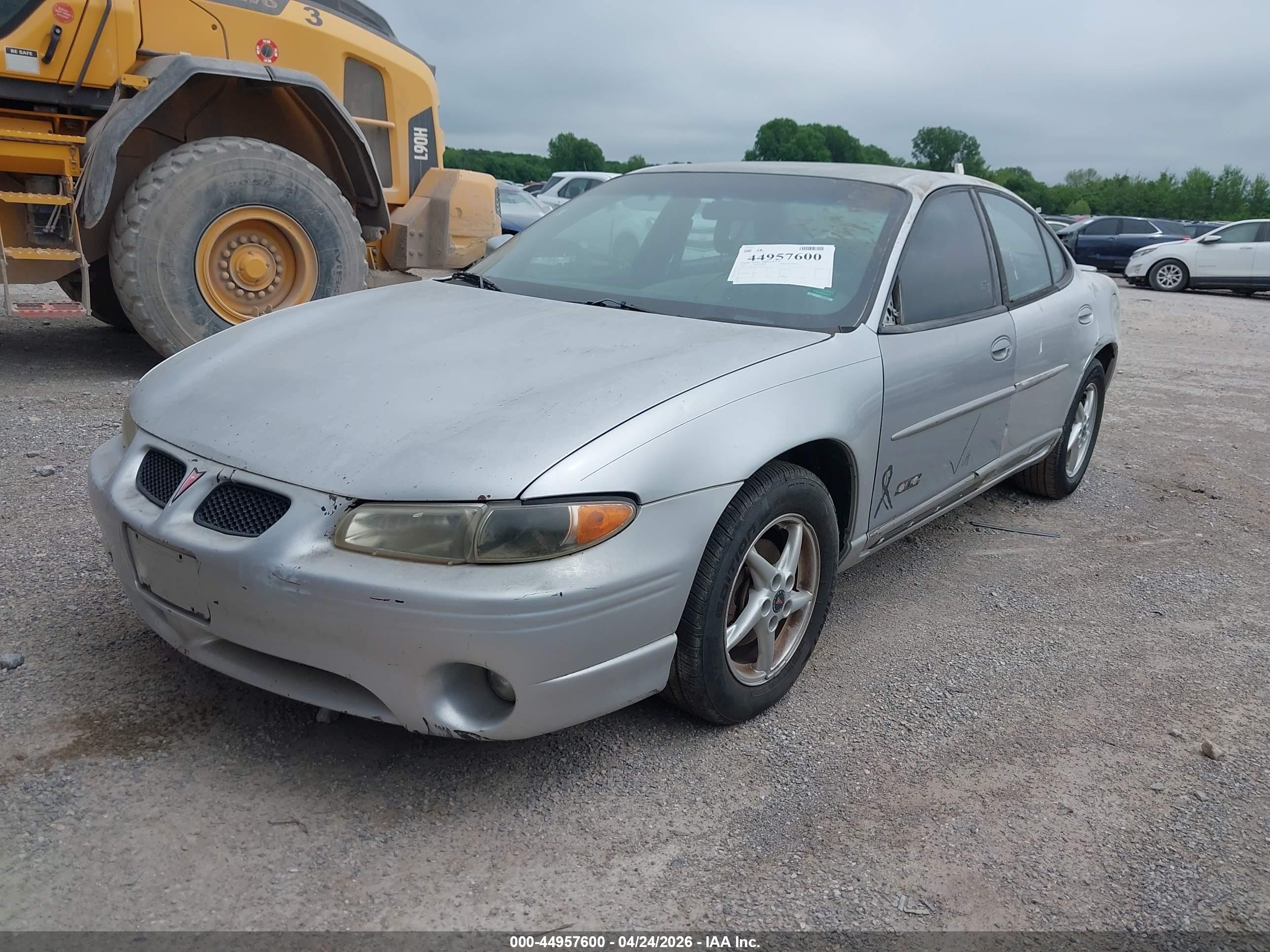 PONTIAC GRAND image 2