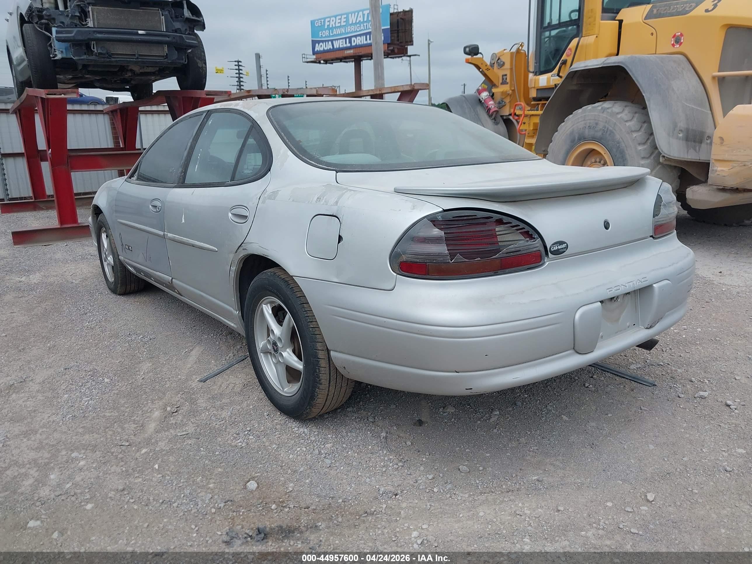 PONTIAC GRAND image 3