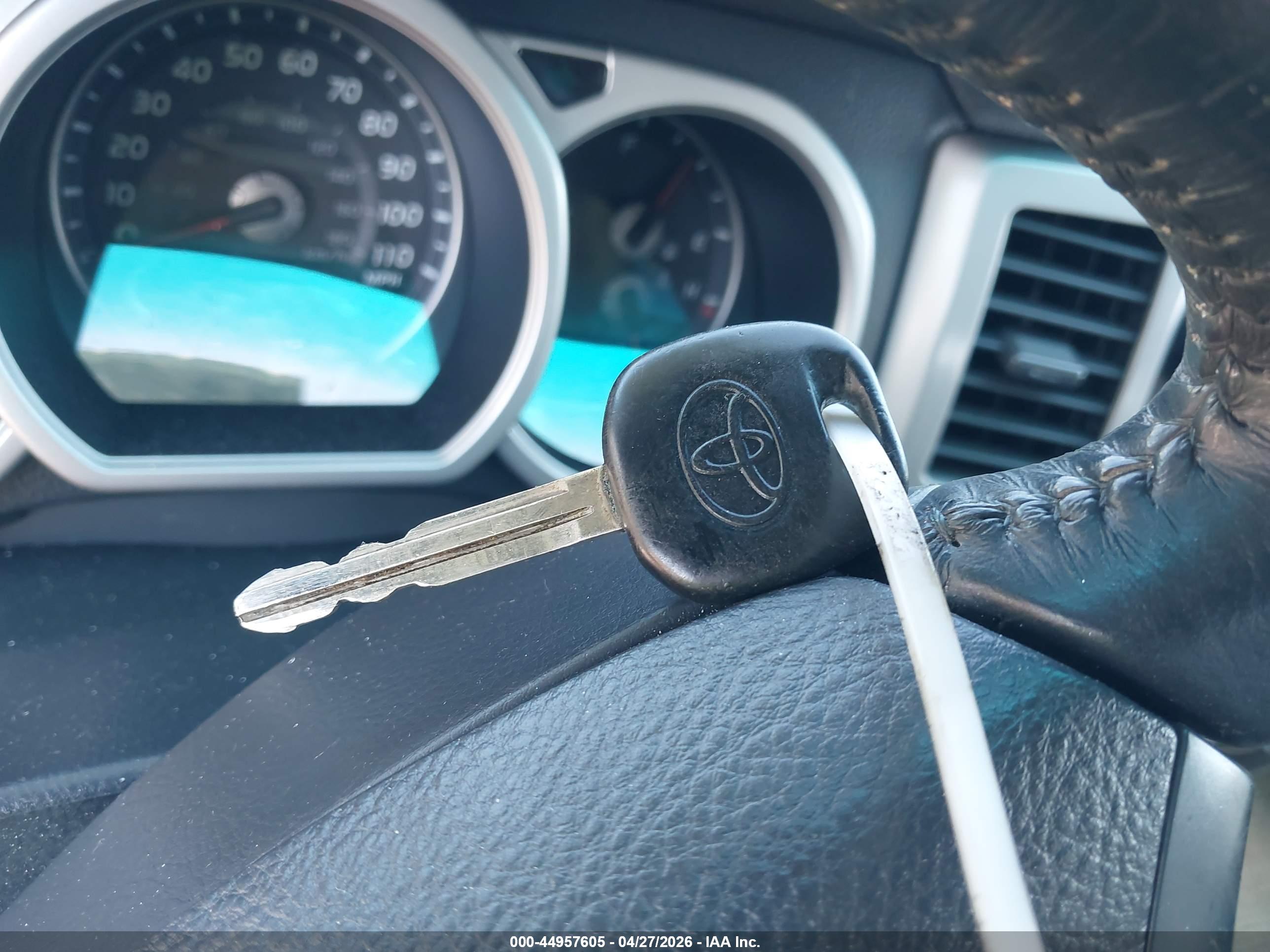 TOYOTA 4RUNNER image 11