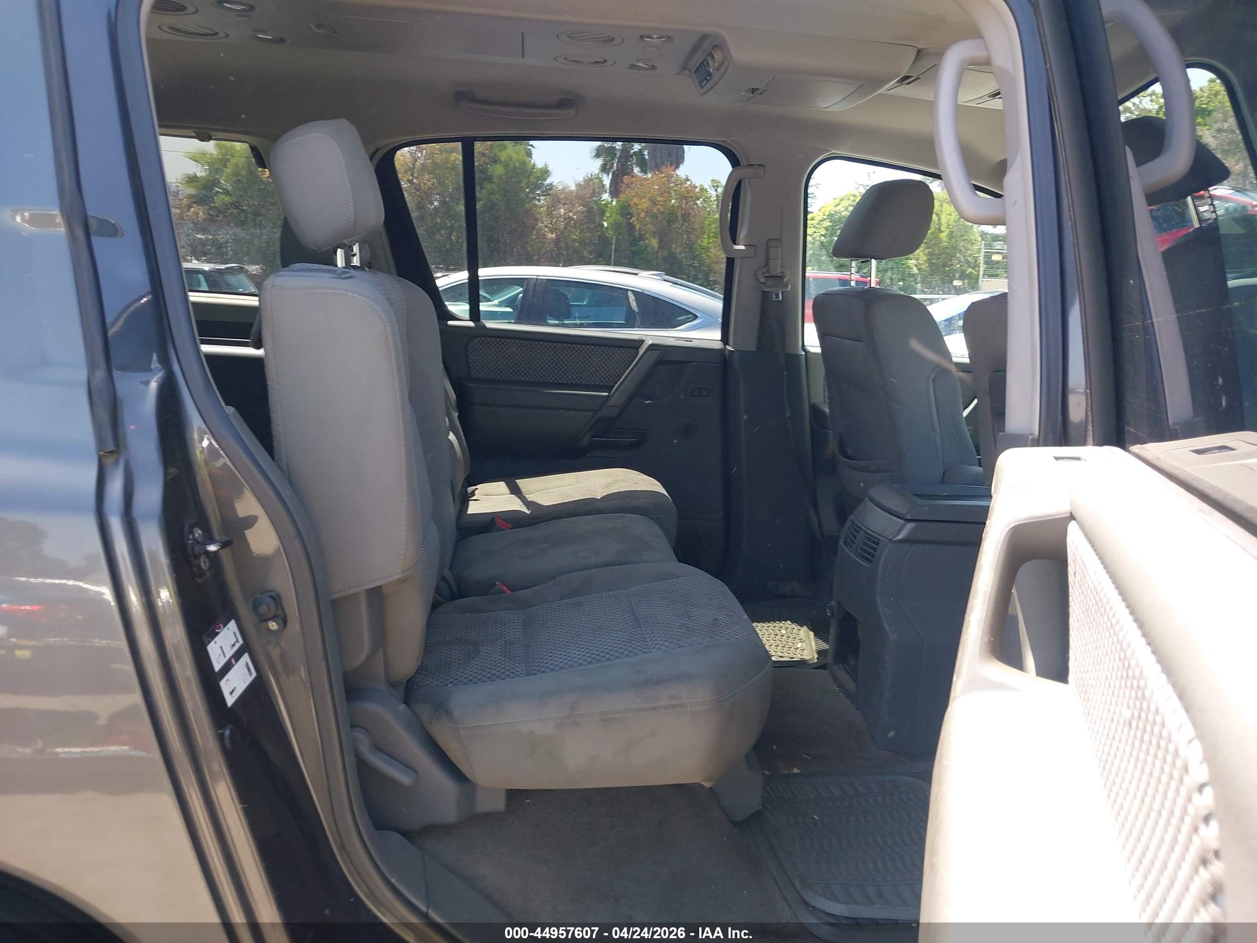 NISSAN ARMADA image 8