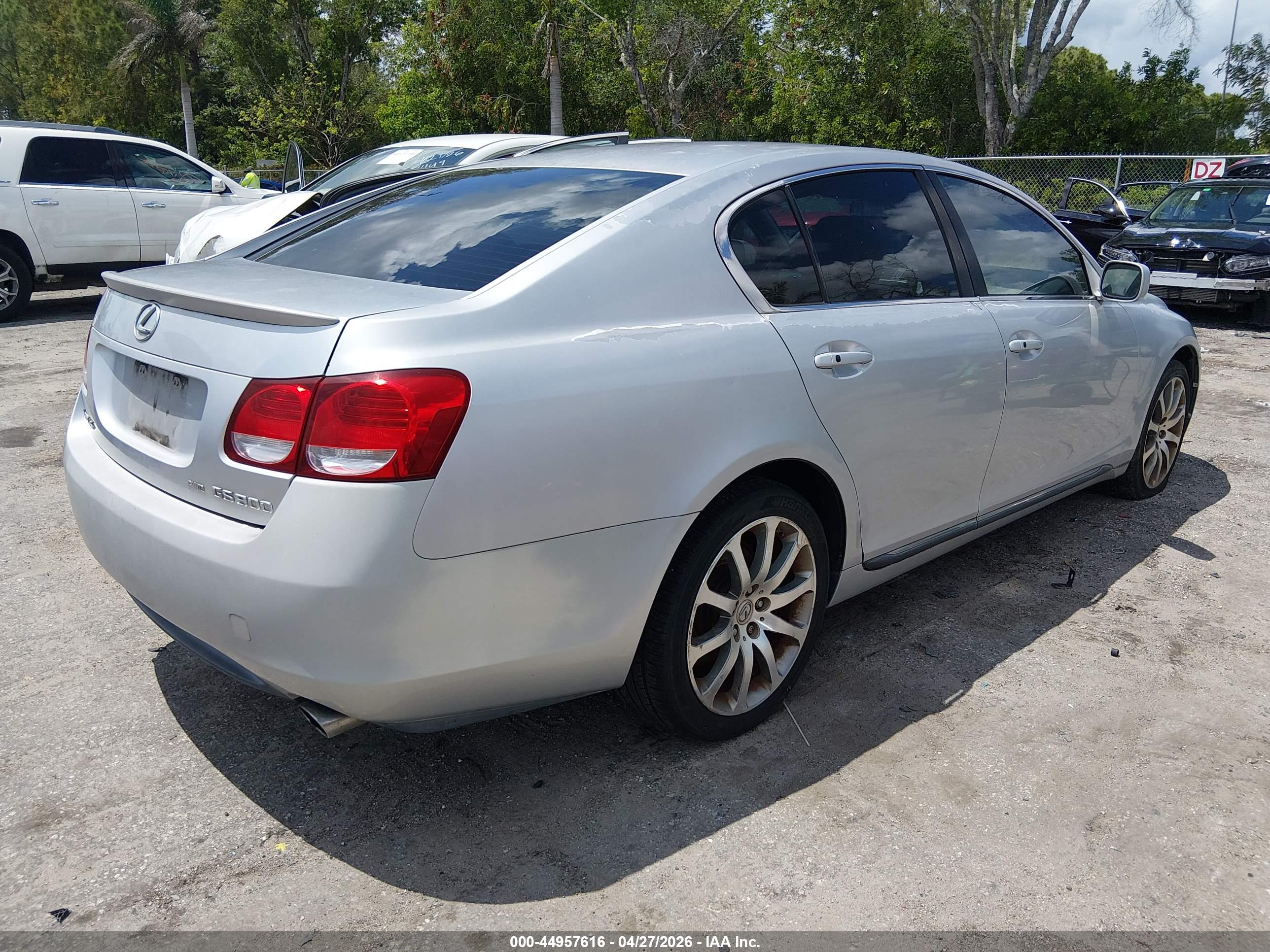 LEXUS GS image 4