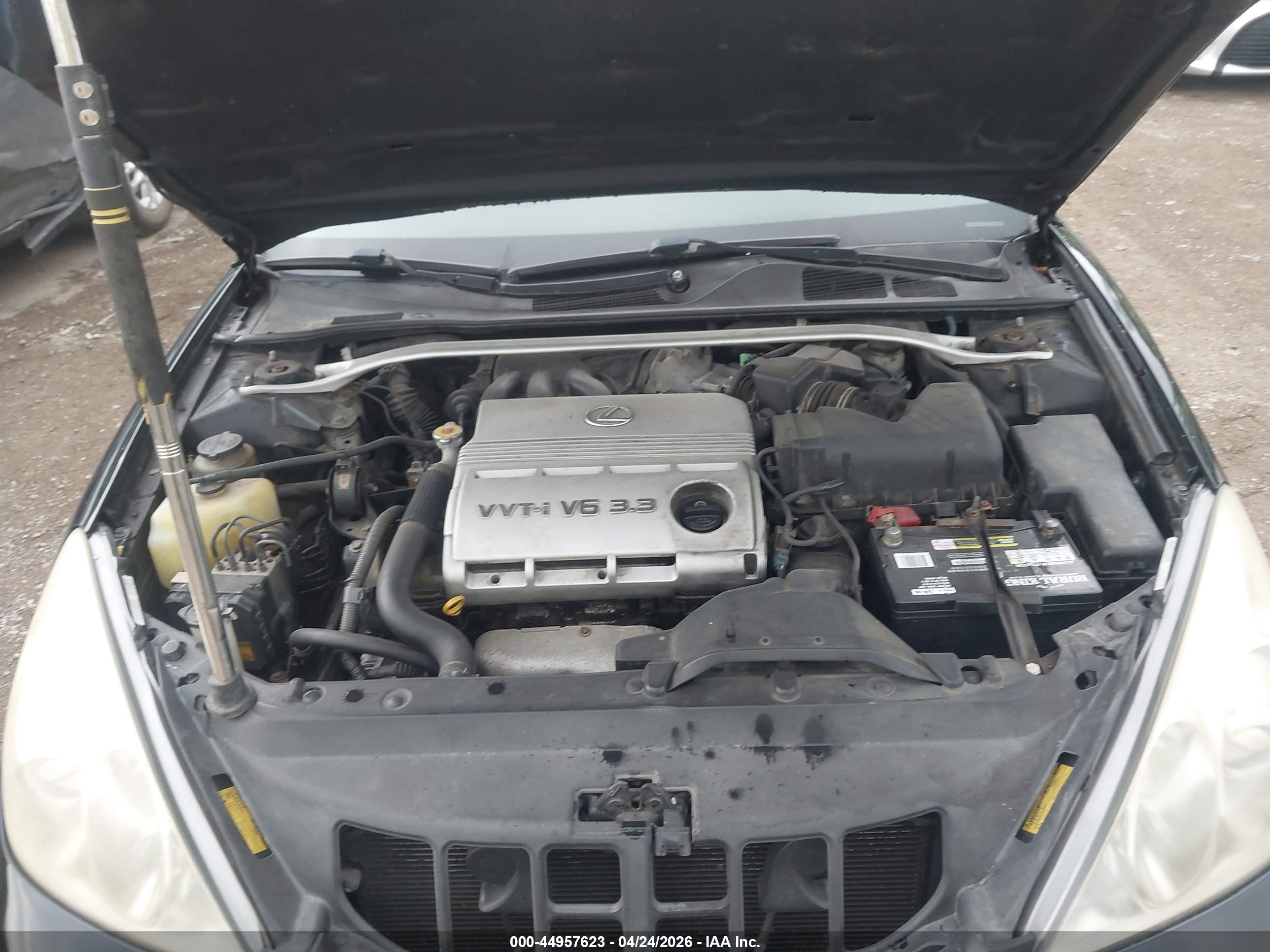 LEXUS ES image 10
