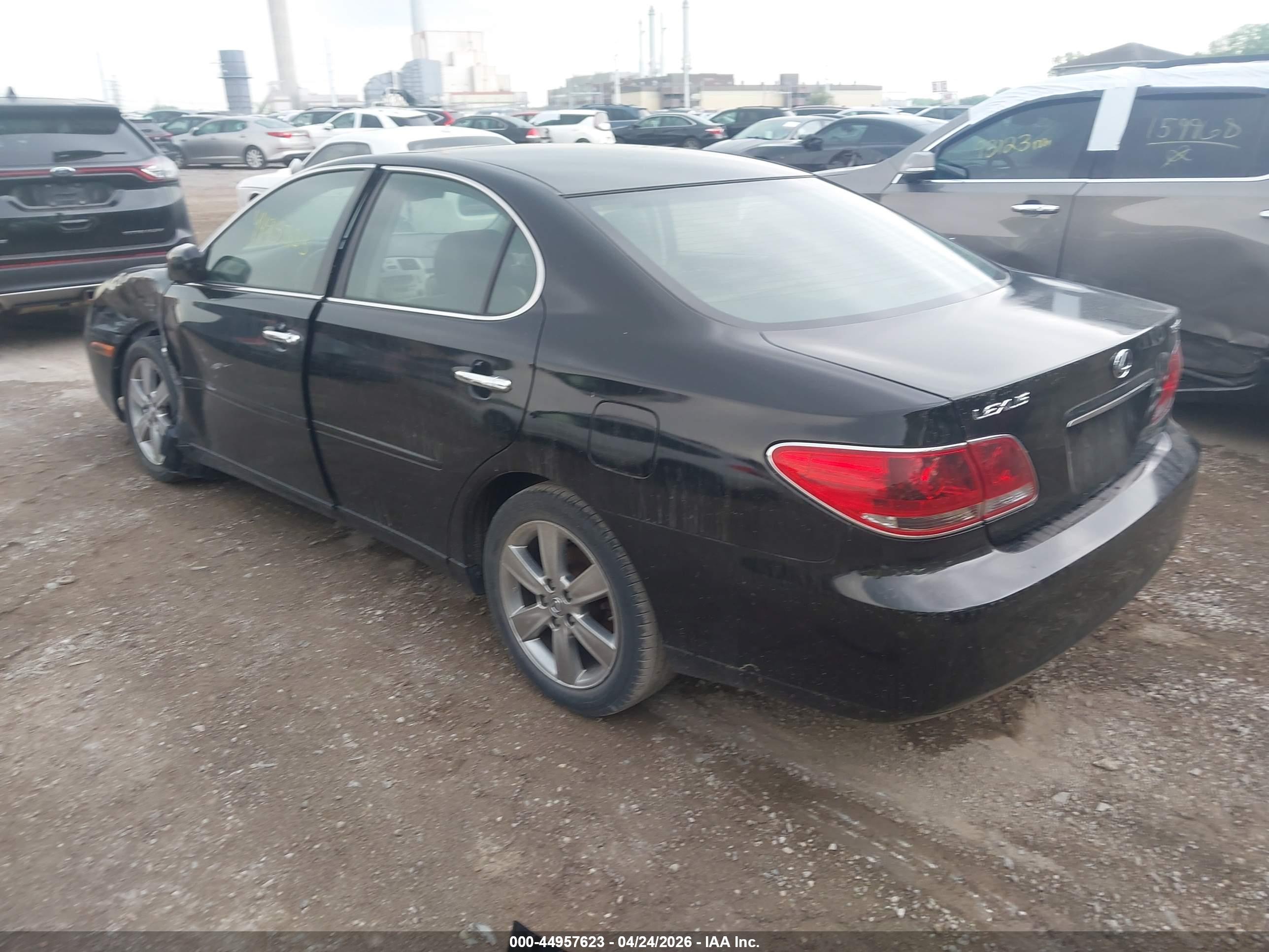 LEXUS ES image 3
