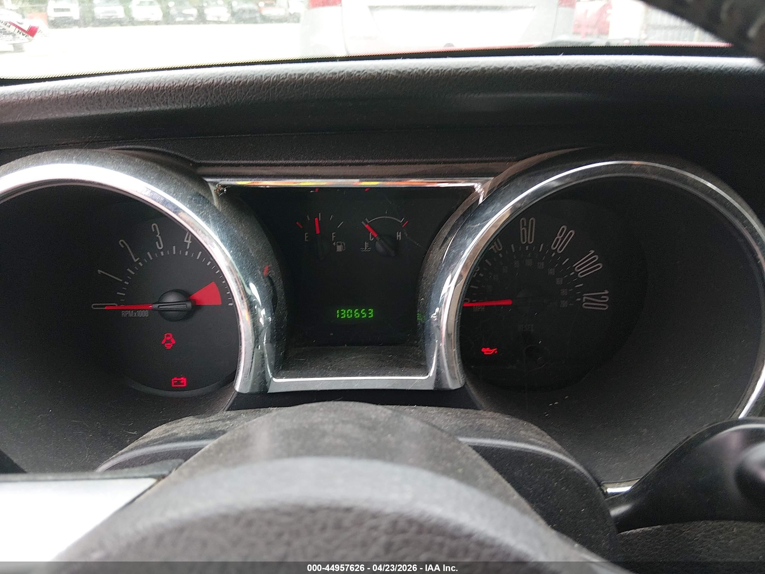 FORD MUSTANG image 7