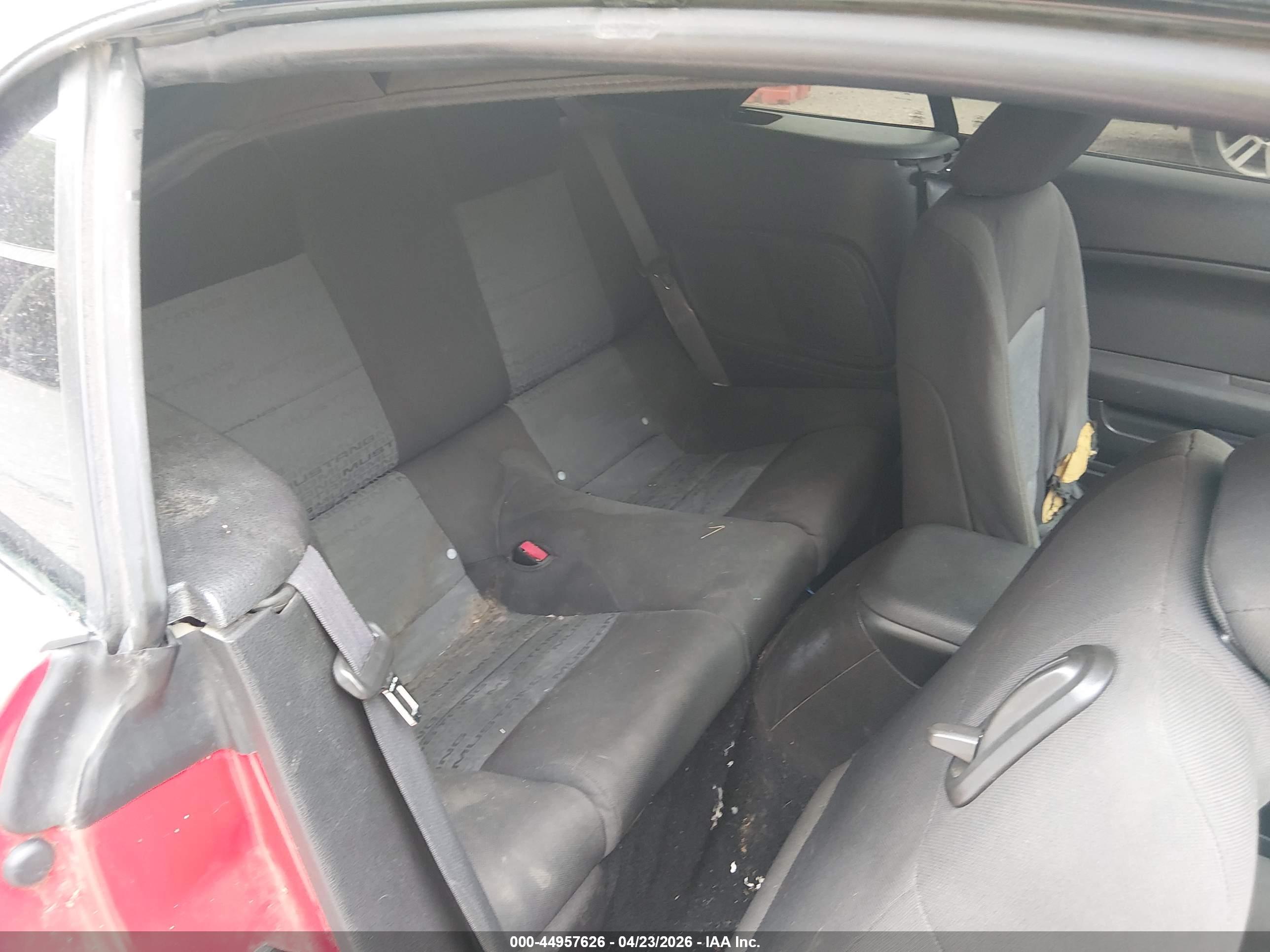 FORD MUSTANG image 8
