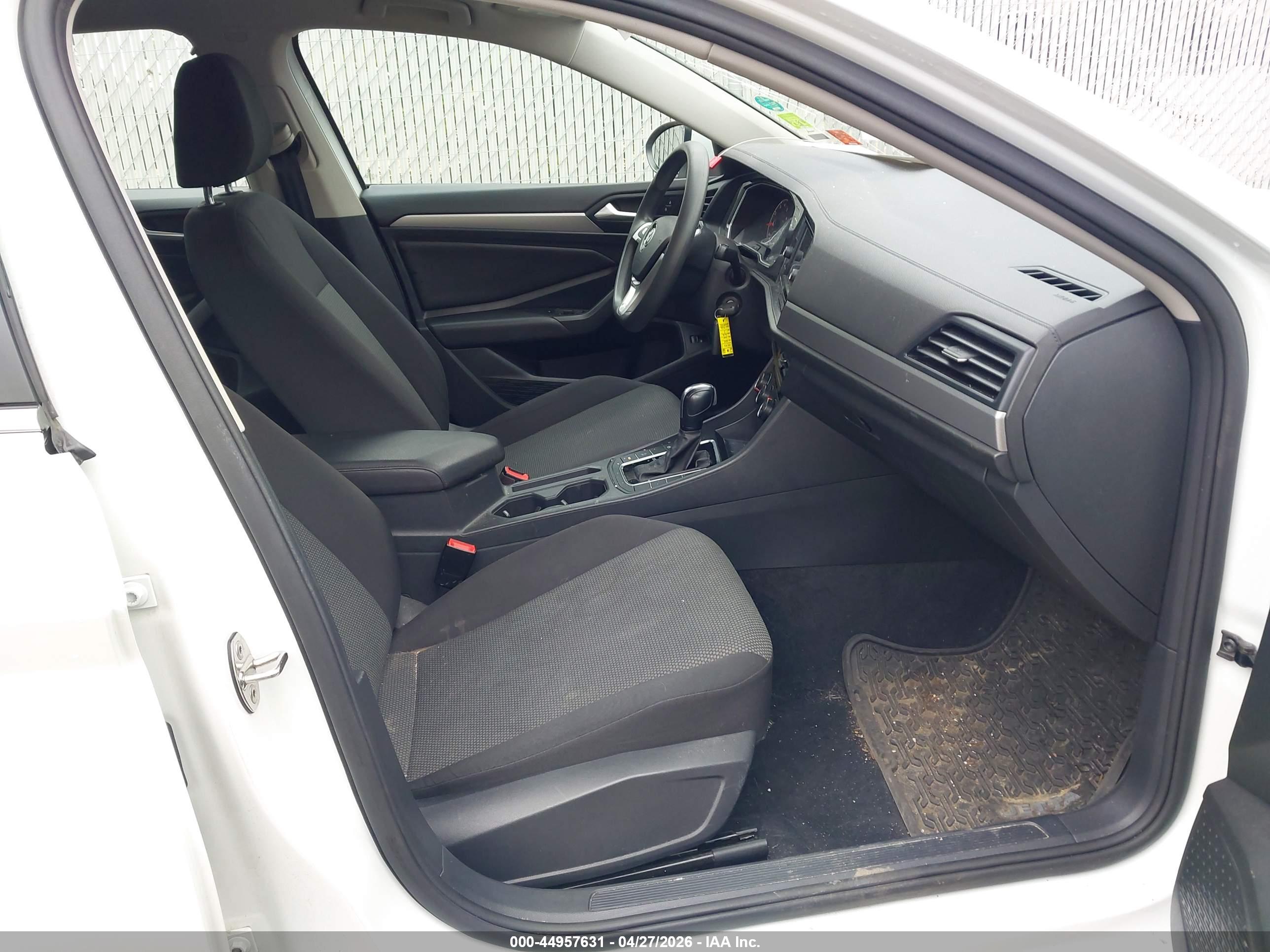 VOLKSWAGEN JETTA image 5