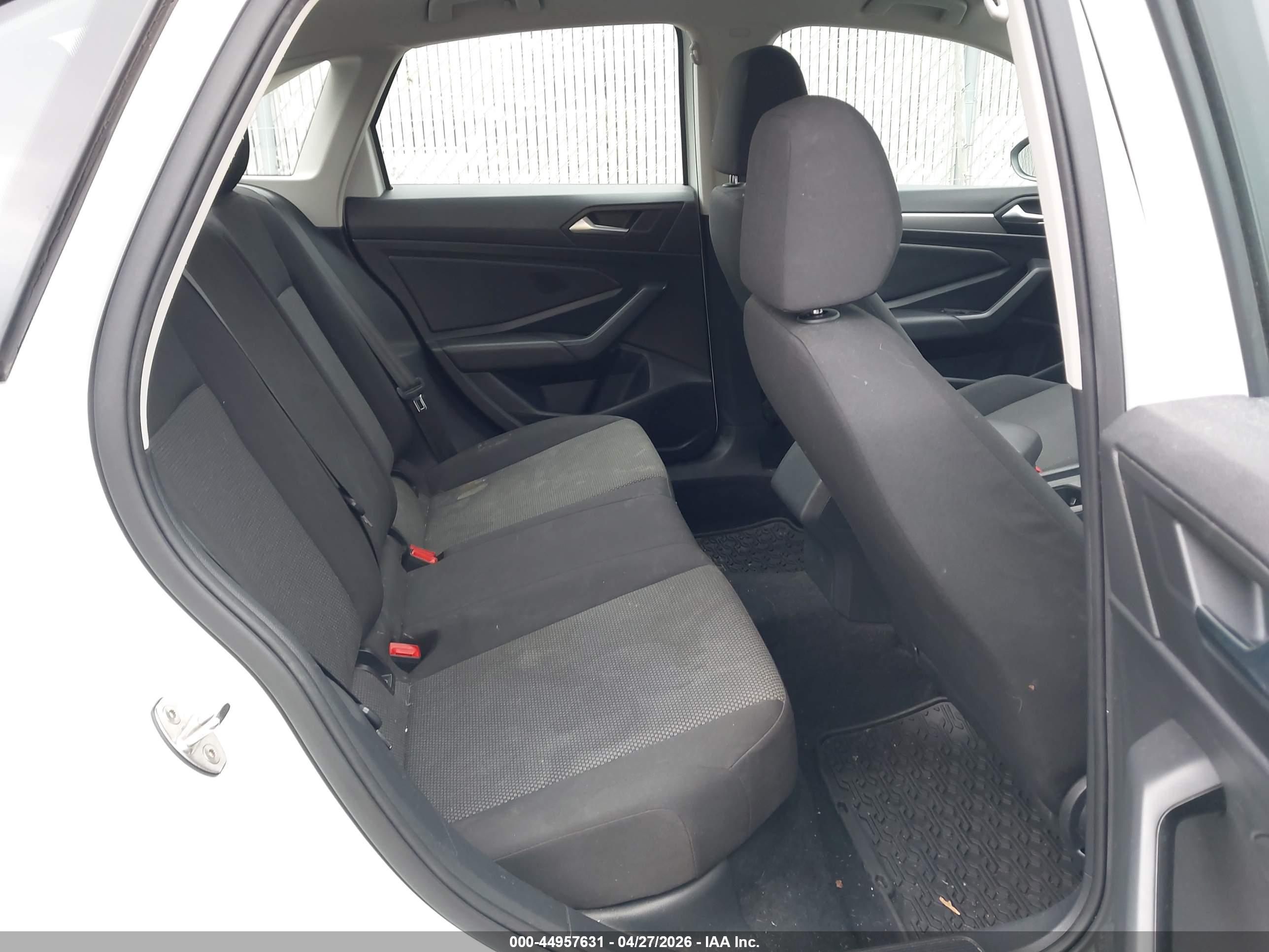 VOLKSWAGEN JETTA image 8