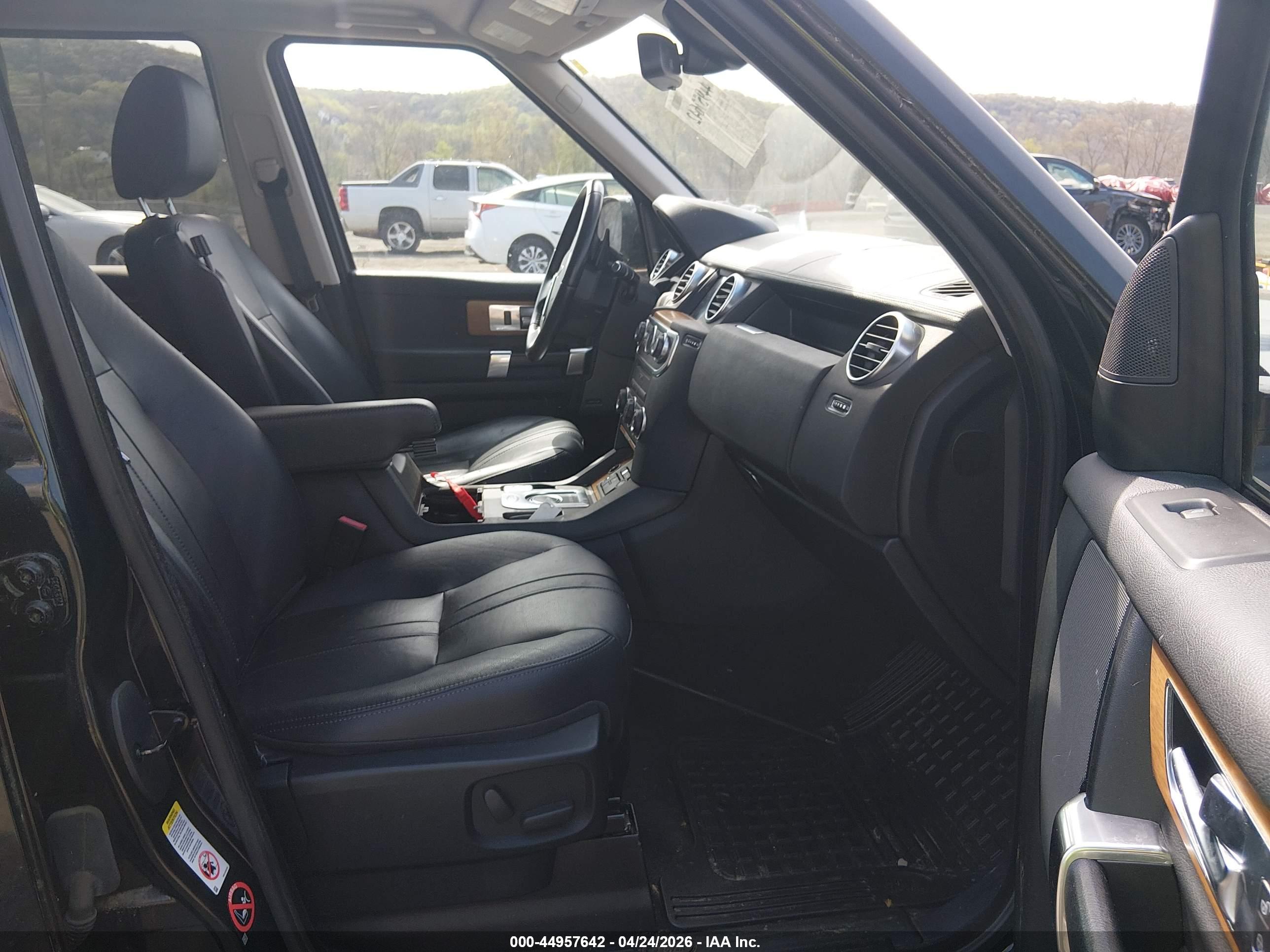 LAND ROVER image 5