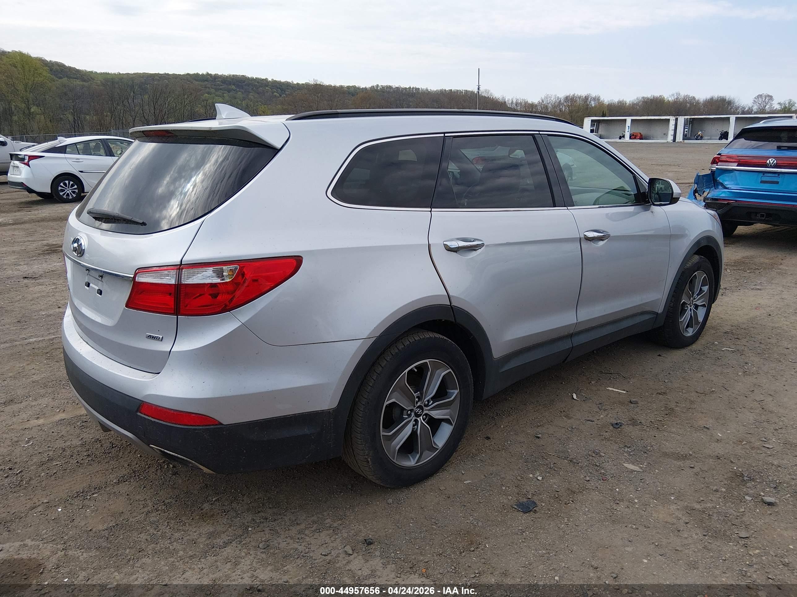 HYUNDAI SANTA image 4