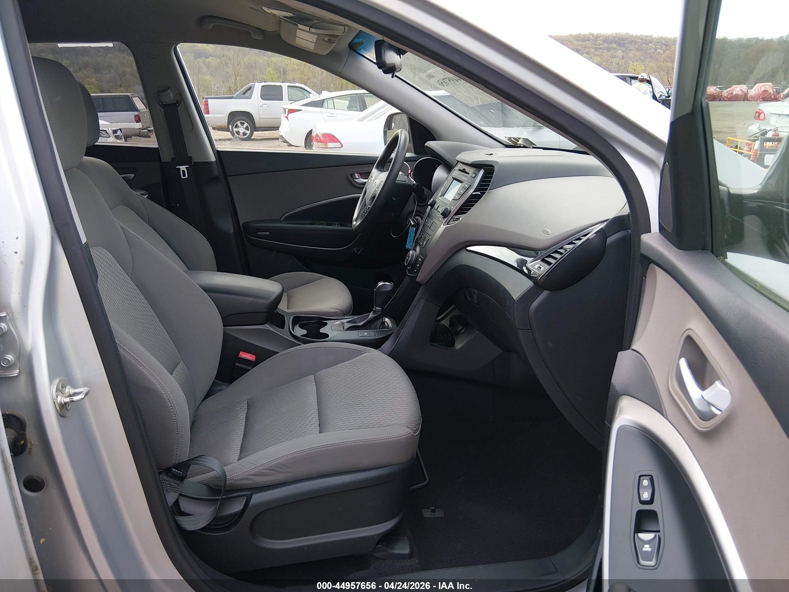HYUNDAI SANTA image 5