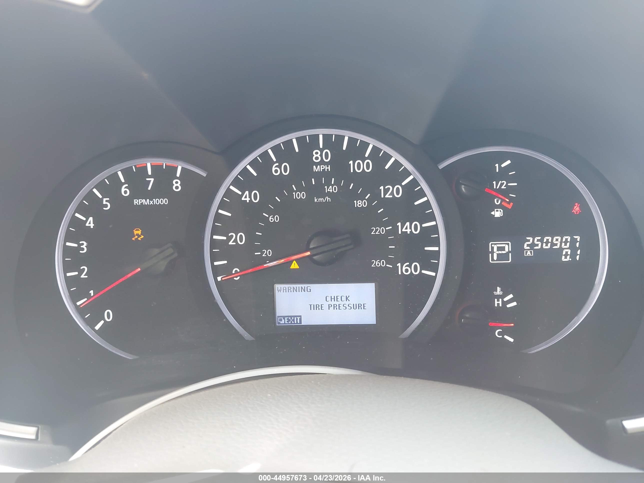 NISSAN QUEST image 7