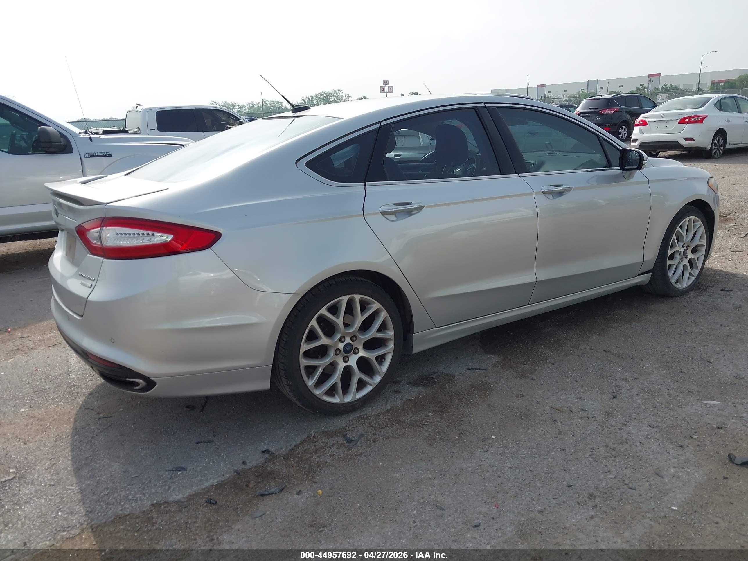 FORD FUSION image 4