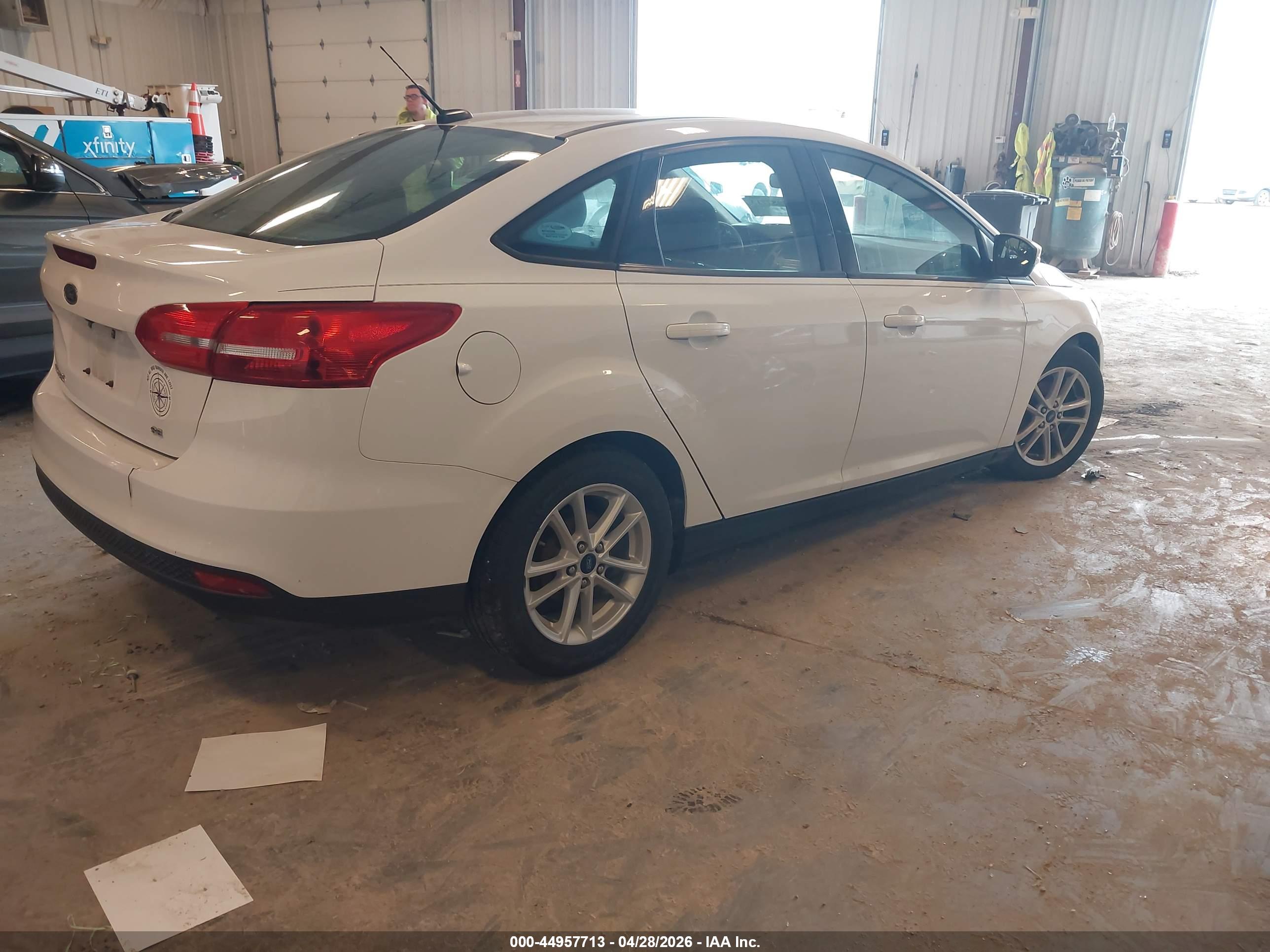 FORD FOCUS image 4