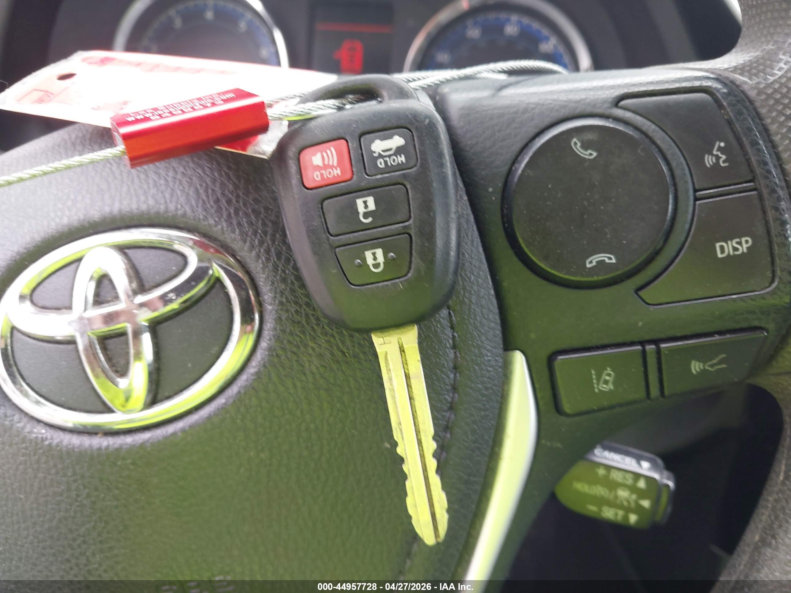 TOYOTA COROLLA image 11