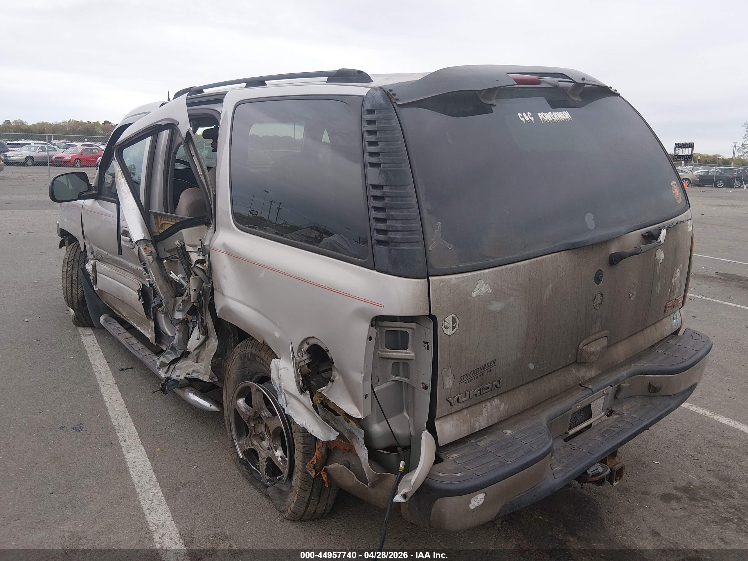 GMC YUKON image 3