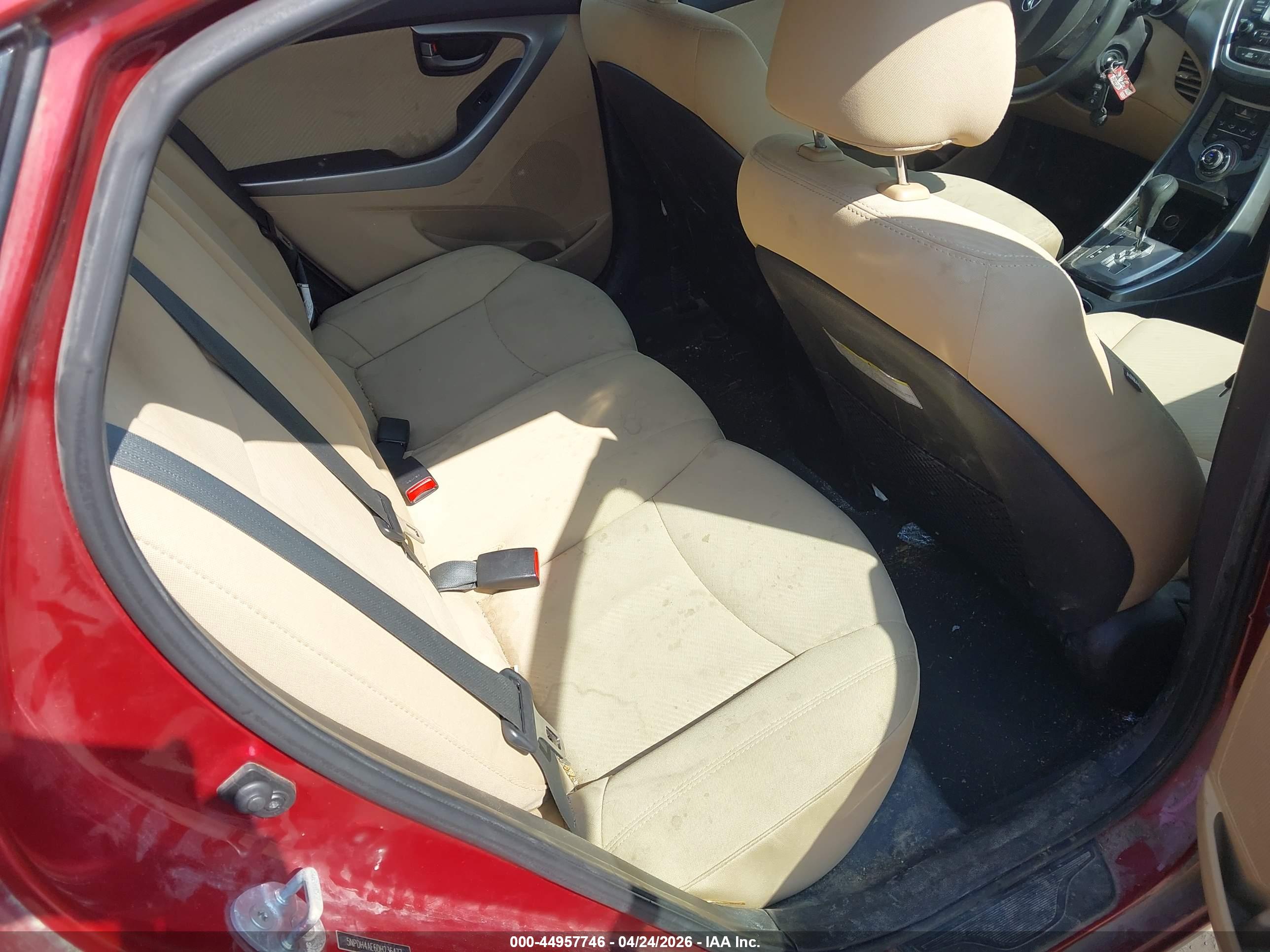 HYUNDAI ELANTRA image 8